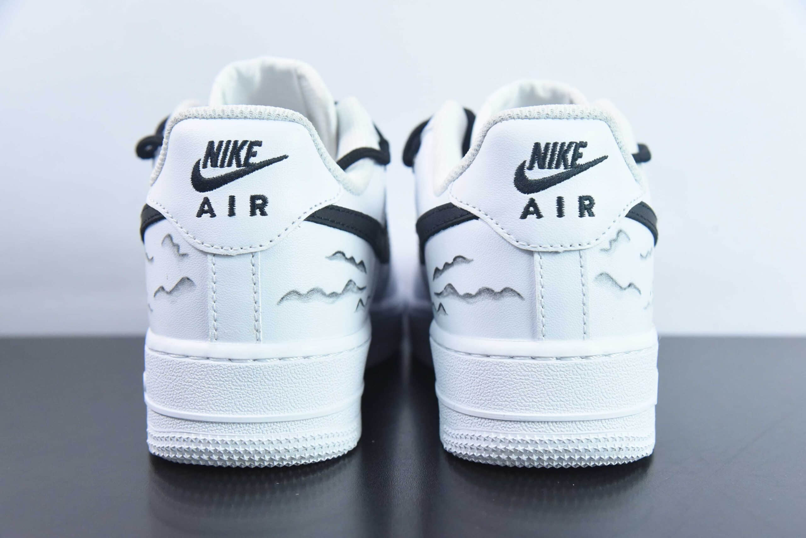 耐克Nike Air Force 1 AF1白黑涂鸦山水画空军一号低帮休闲板鞋纯原版本 货号:CW2288-111