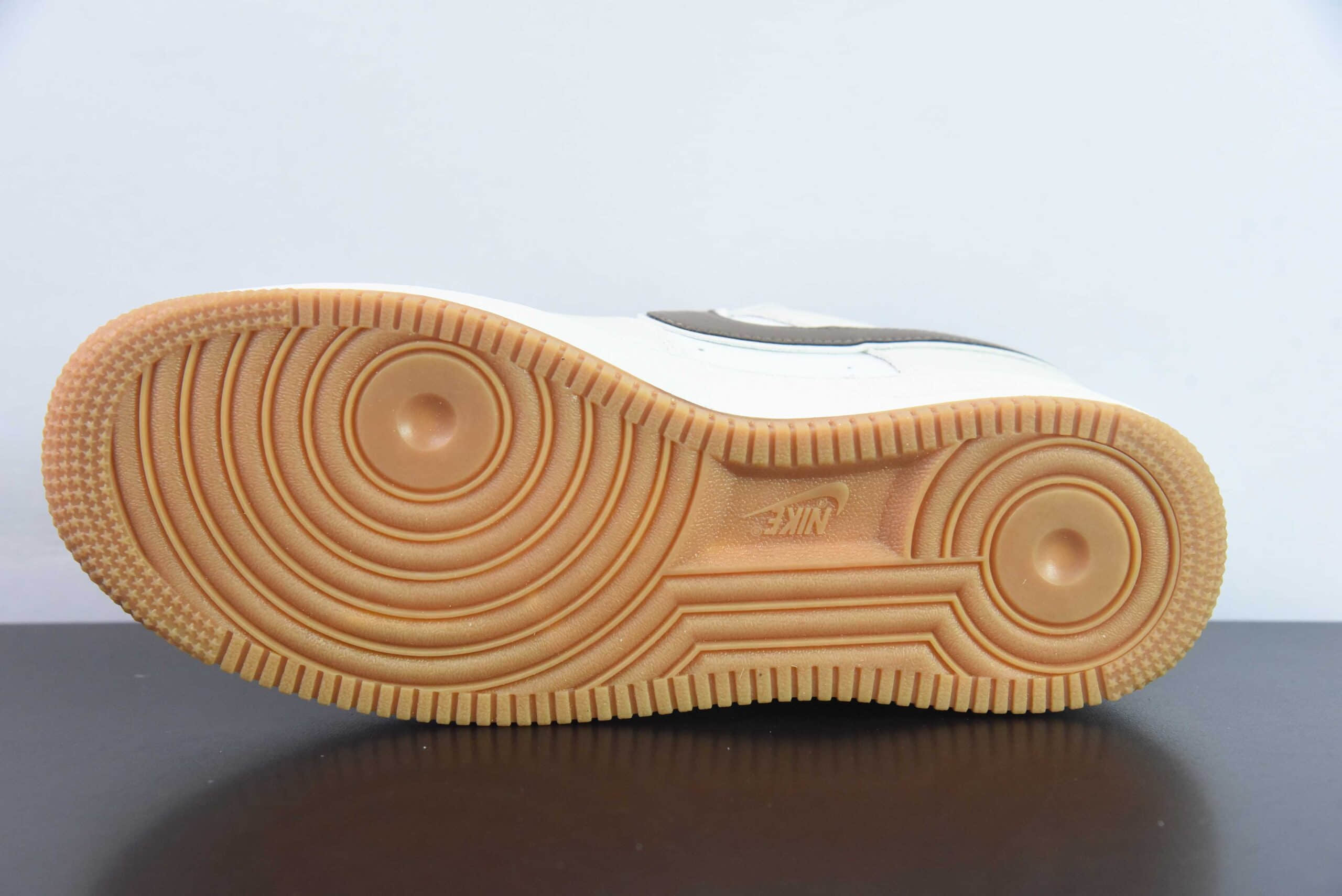 耐克Nike Air Force 1 AF1白米棕刺绣小勾空军一号低帮休闲板鞋纯原版本 货号:HD1689-106