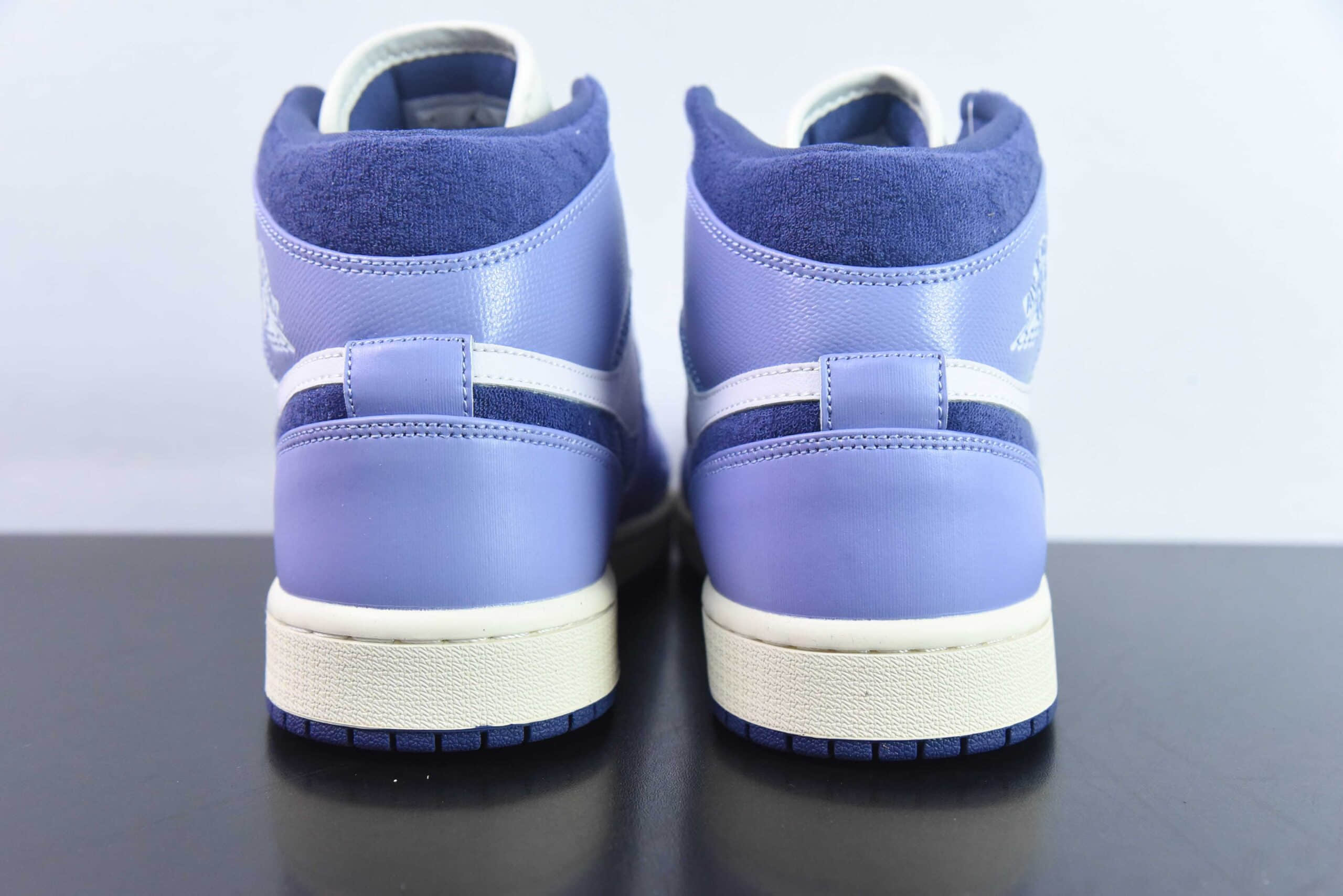 乔丹Air Jordan Wmns Air Jordan 1 Mid SELight PurpleAJ1“白紫香芋紫”中帮复古文化篮球鞋纯原版本 货号：DZ3745-500
