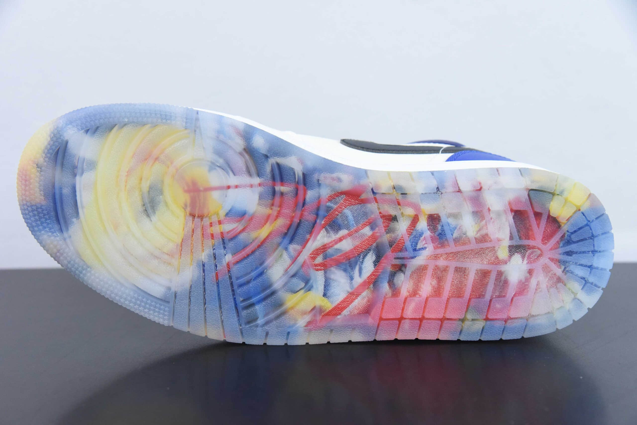 乔丹Air Jordan 1 Mid 白紫情人节中帮篮球鞋纯原版本 货号：FD4330-101