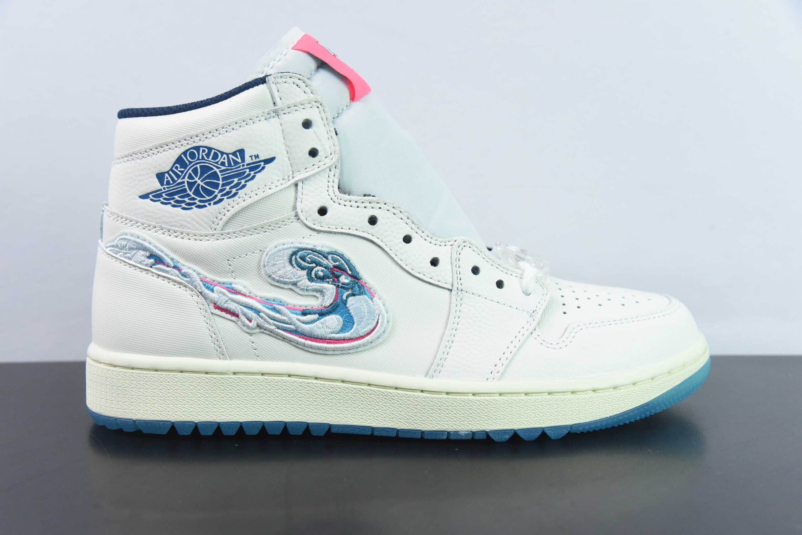 乔丹Air JordanMichelle Wie West x Air Jordan AJ1 High GolfPebble Beach 高尔夫联名白粉蓝高帮篮球鞋纯原版本 货号:FV3565-100