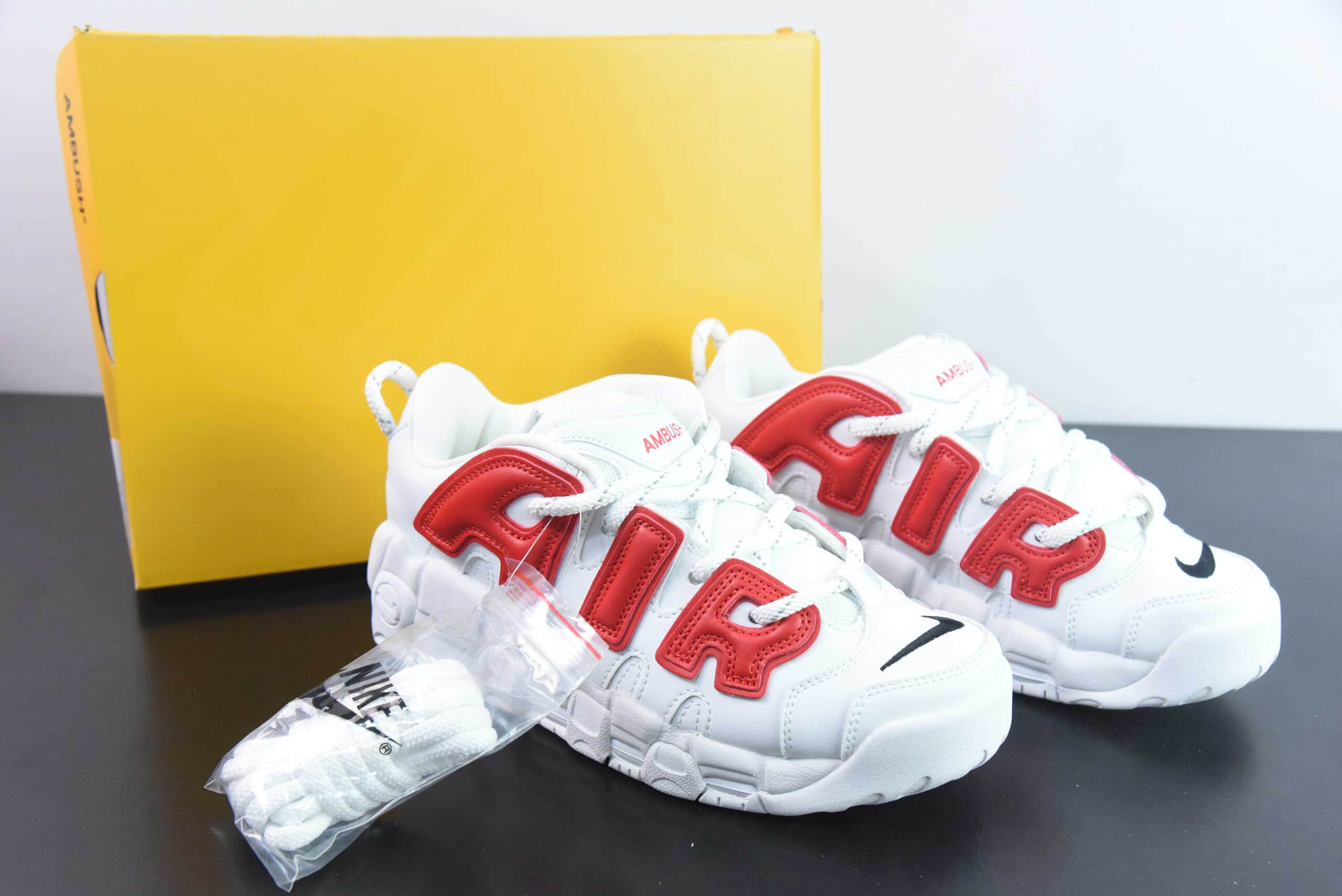耐克Nike AMBUSH x Nike Air More Uptempo Low 皮蓬大AIR 联名款白红低帮经典高街复古篮球鞋纯原版本 货号：FB1299-401