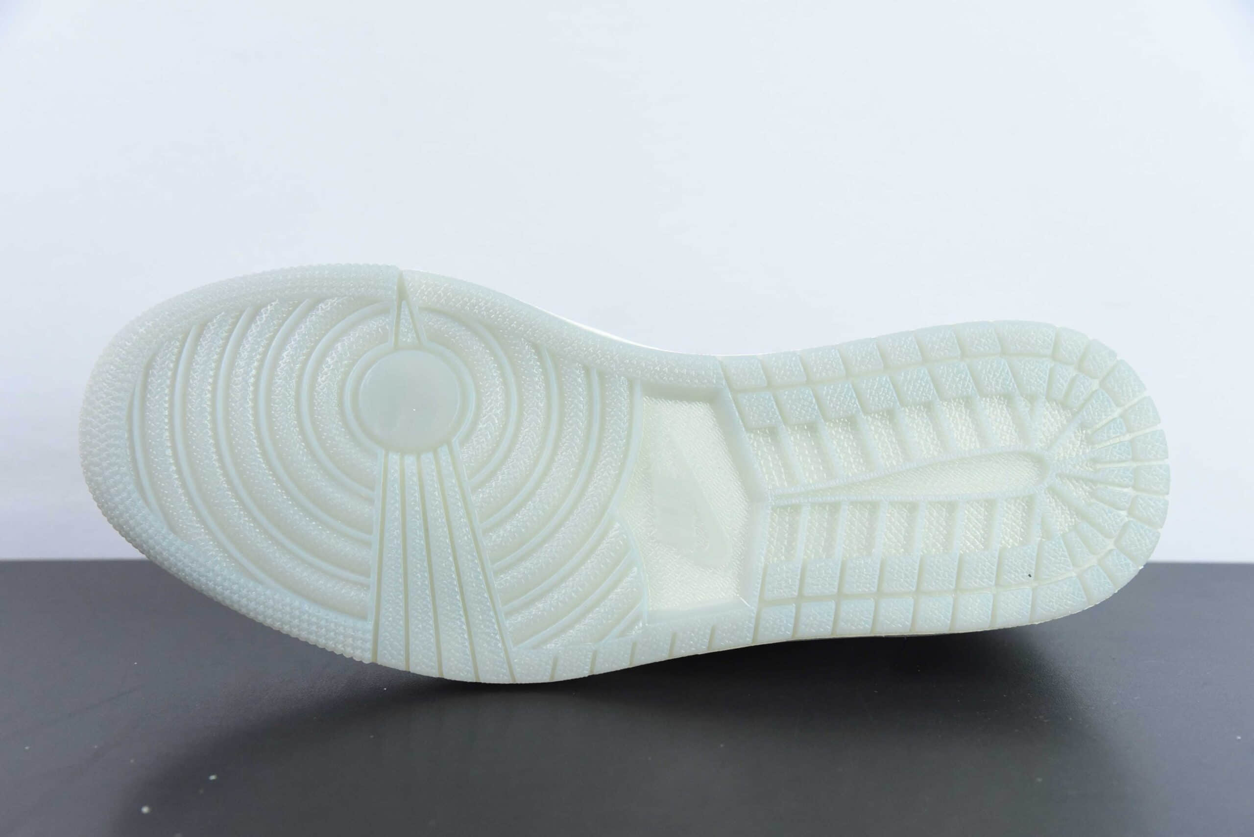 乔丹Air Jordan 1 Low 龙年限定低帮经典复古文化休闲运动篮球鞋纯原版本 货号:FN3727-100