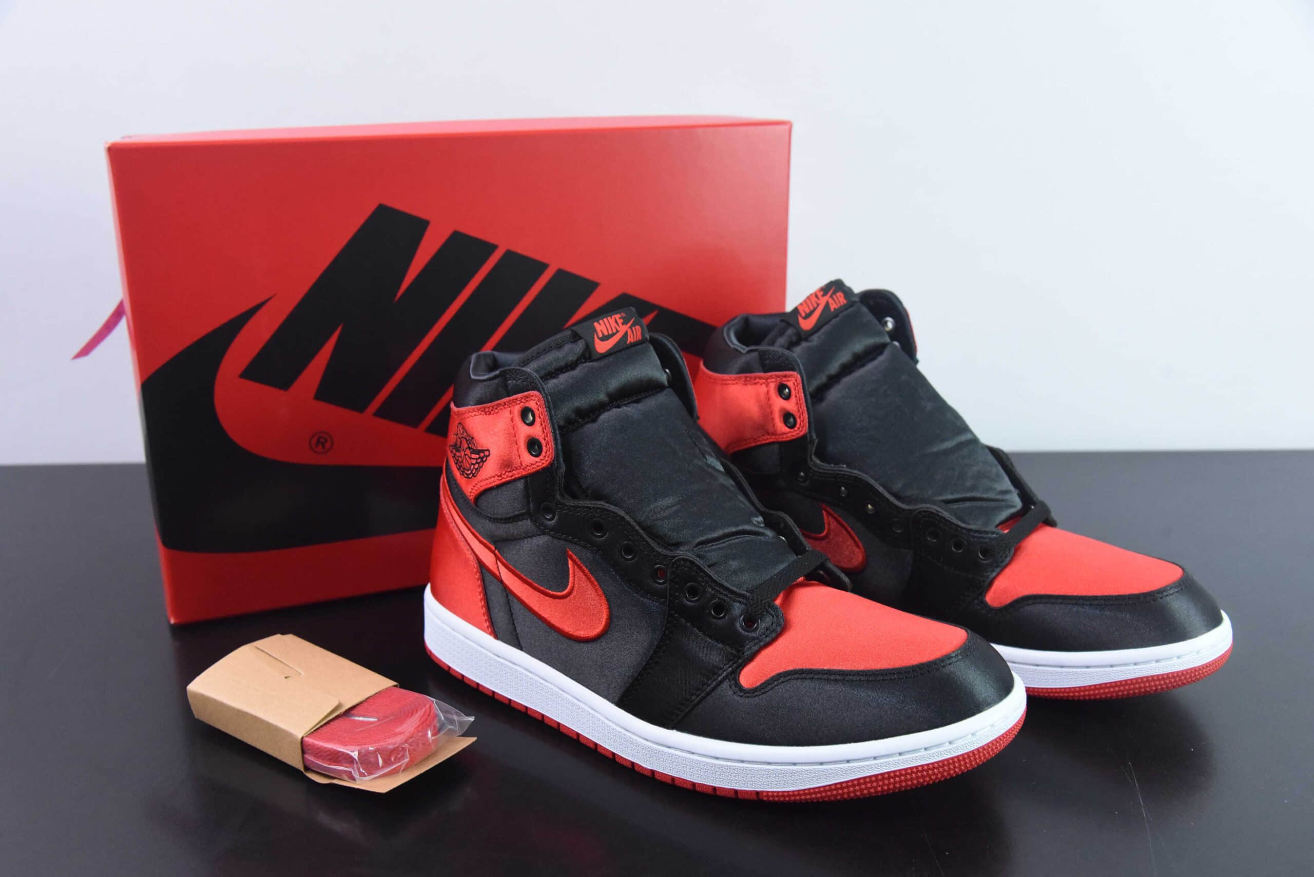 乔丹Air Jordan 1 High OG WMNS “Satin Bred”AJ1丝绸黑红禁穿高帮文化篮球鞋纯原版本 货号:FD4810-061