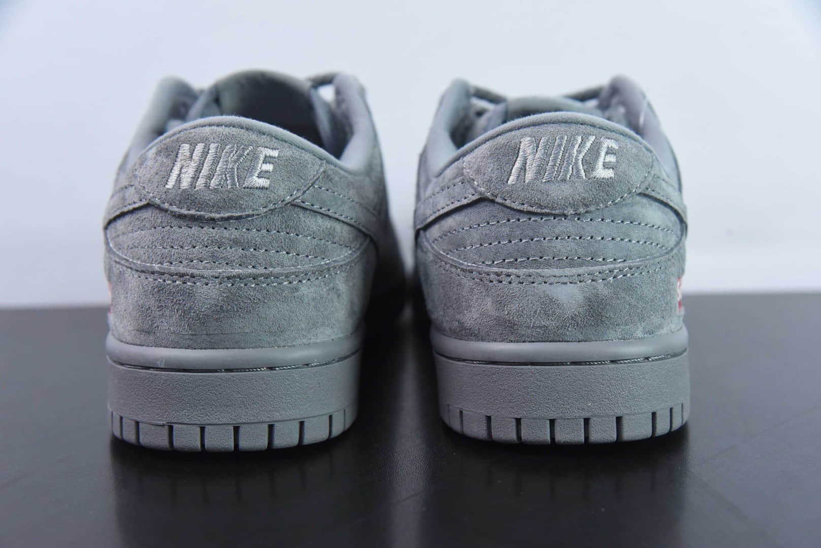耐克Nike SB Dunk Low Suprene联名灰麂皮SB低帮休闲板鞋纯原版本 货号:FC1688-121