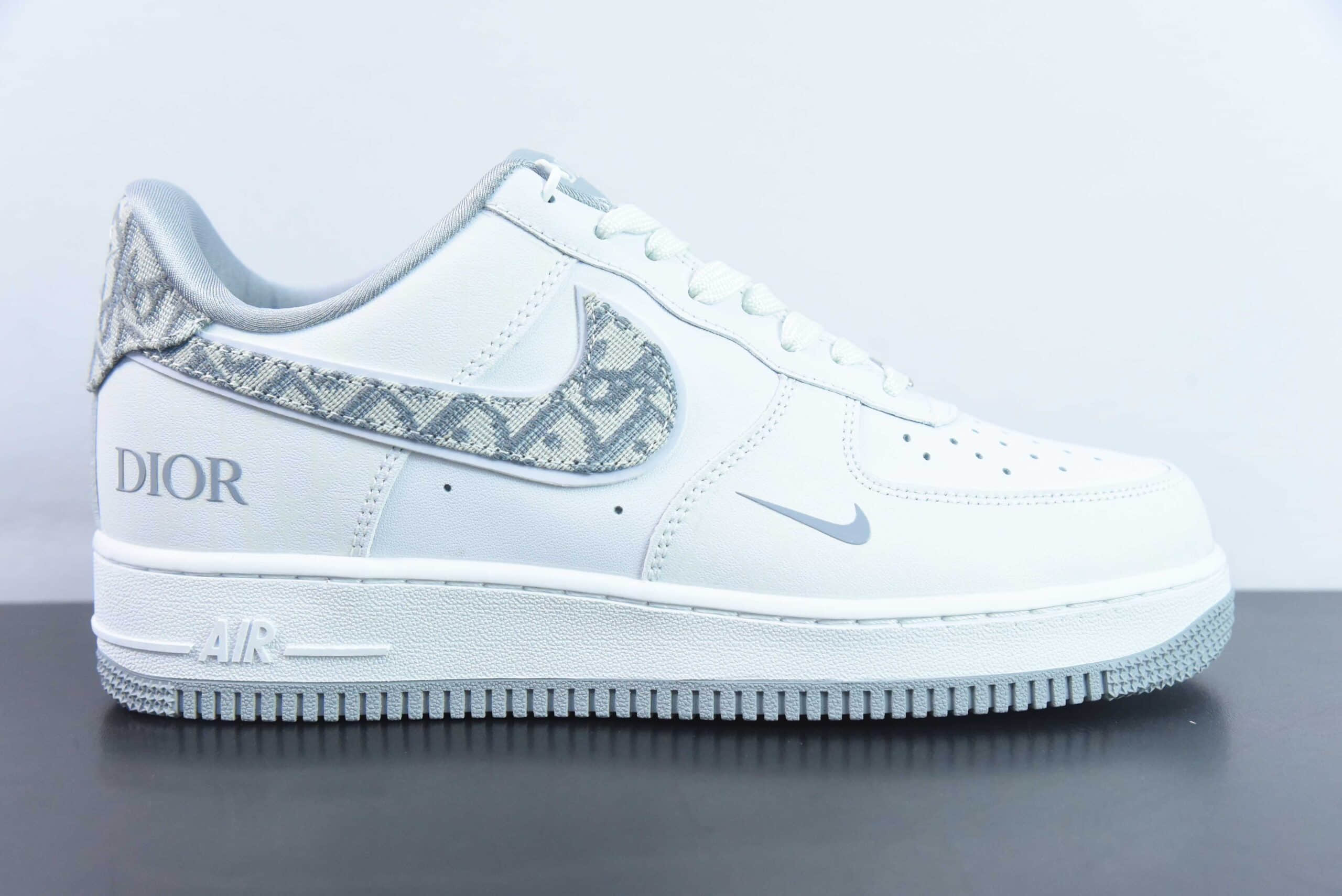 耐克Nike Air Force 1 '07 Low 迪奥联名白灰空军一号低帮休闲板鞋纯原版本 货号:DR6239-836