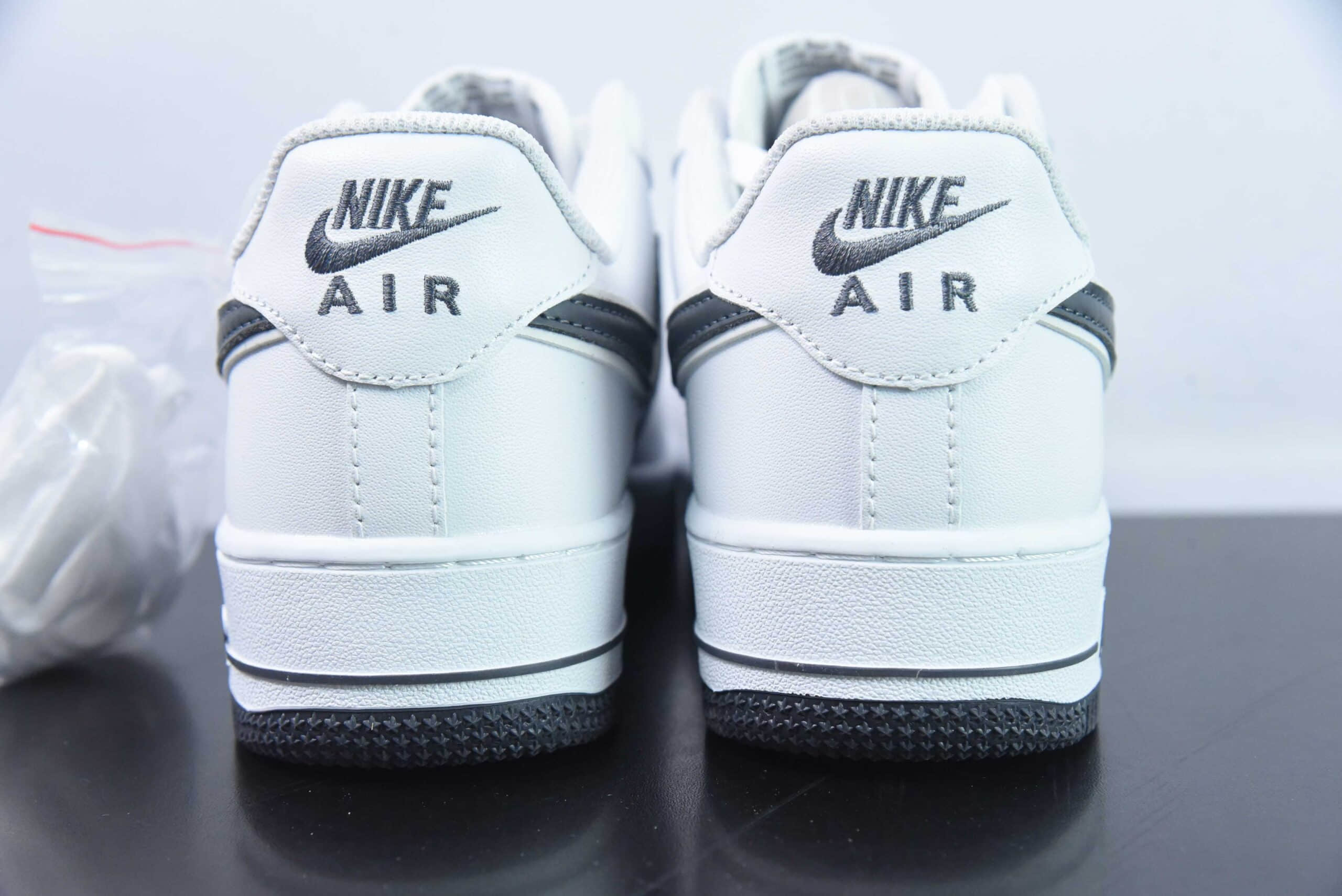 耐克Nike Air Force 1 Low swoosh 灰白小勾空军一号低帮运动休闲板鞋纯原版本 货号：CV5696-969 