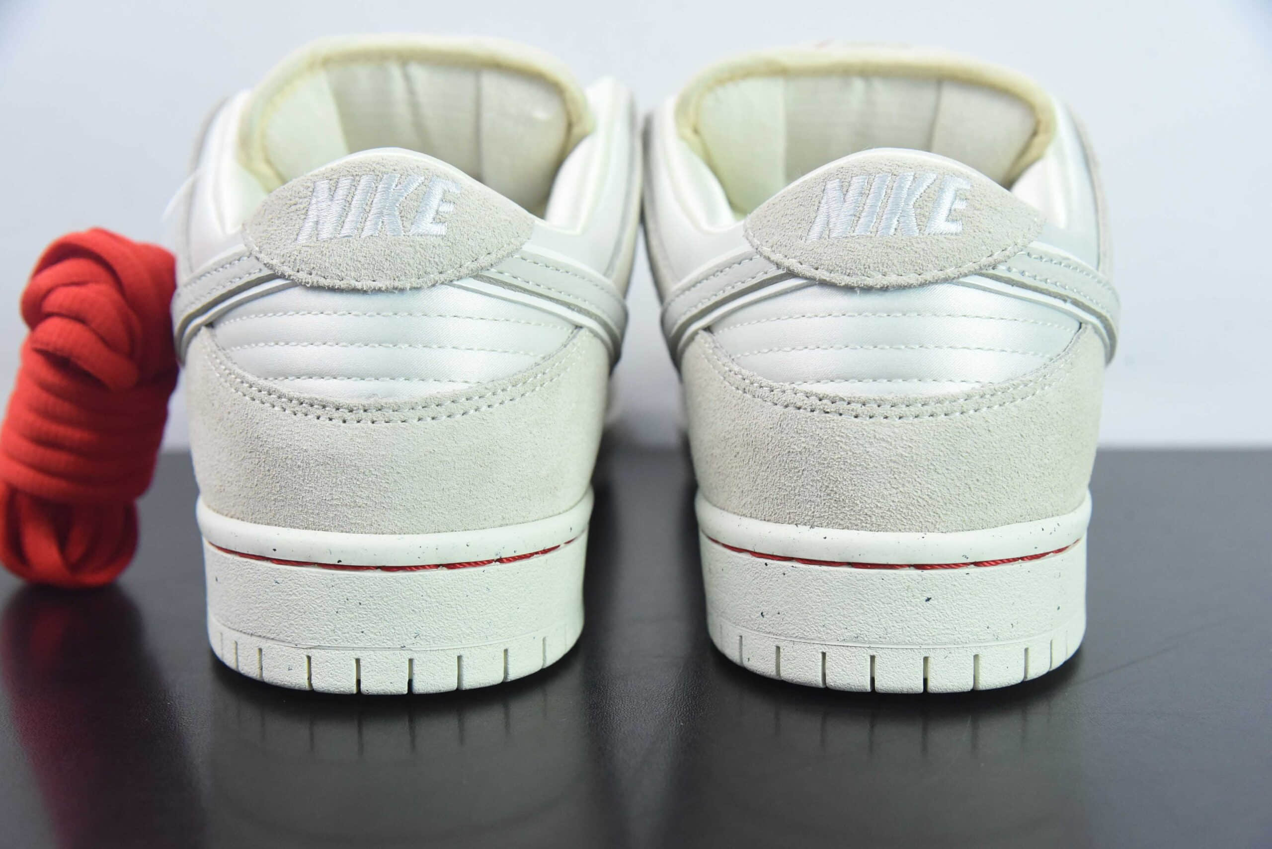 耐克Nike SB Dunk Low “City of Love”情人节米白丝绸SB低帮休闲滑板鞋纯原版本 货号：FZ5654-100