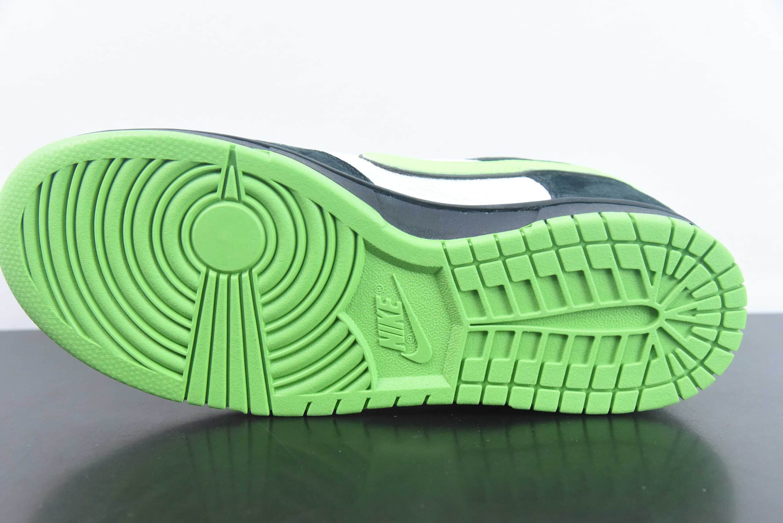 耐克Nike The Powerpuff Girls x Nk Dunk SB Low 飞天小女警联名黑绿 SB低帮休闲板鞋纯原版本 货号:GP5532-063