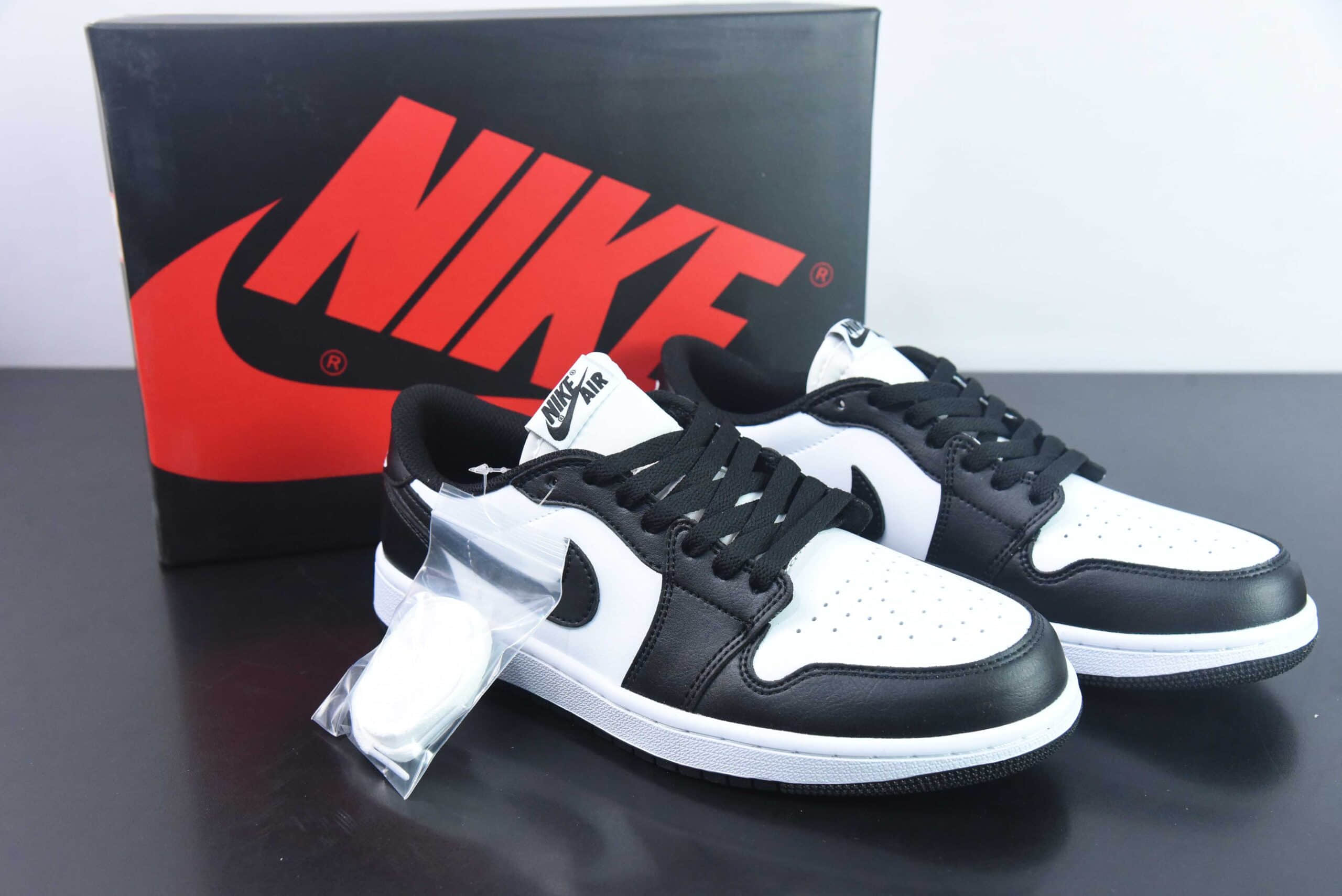 乔丹Air Jordan 1 Retro Low OGBlackWhitePandeAJ1OG黑白熊猫低帮经典复古文化休闲运动篮球鞋纯原版本 货号:CZ0790-110