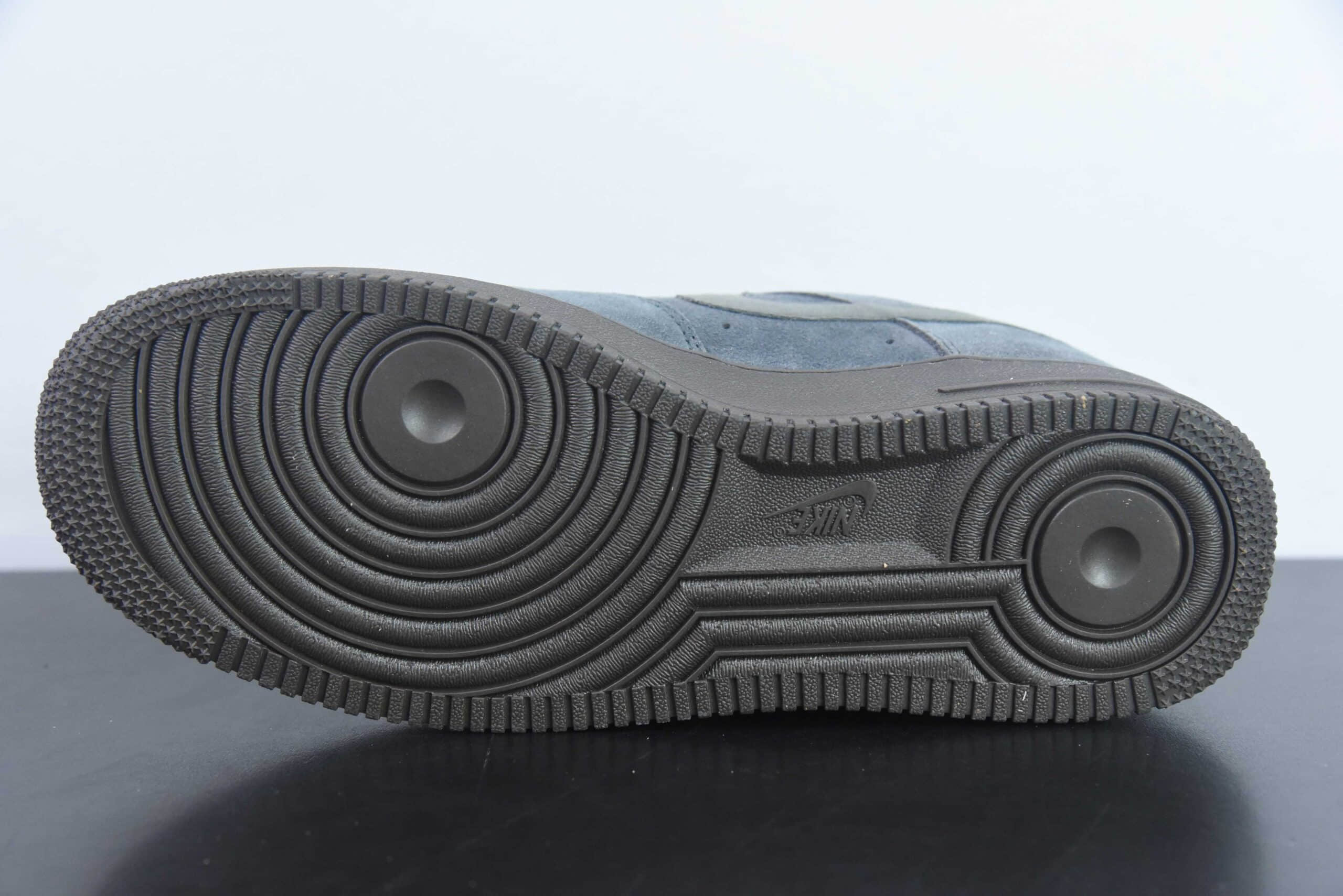 耐克Nike Air Force 1'07 Low 碳灰空军一号低帮休闲板鞋纯原版本 货号：DO6730-001 