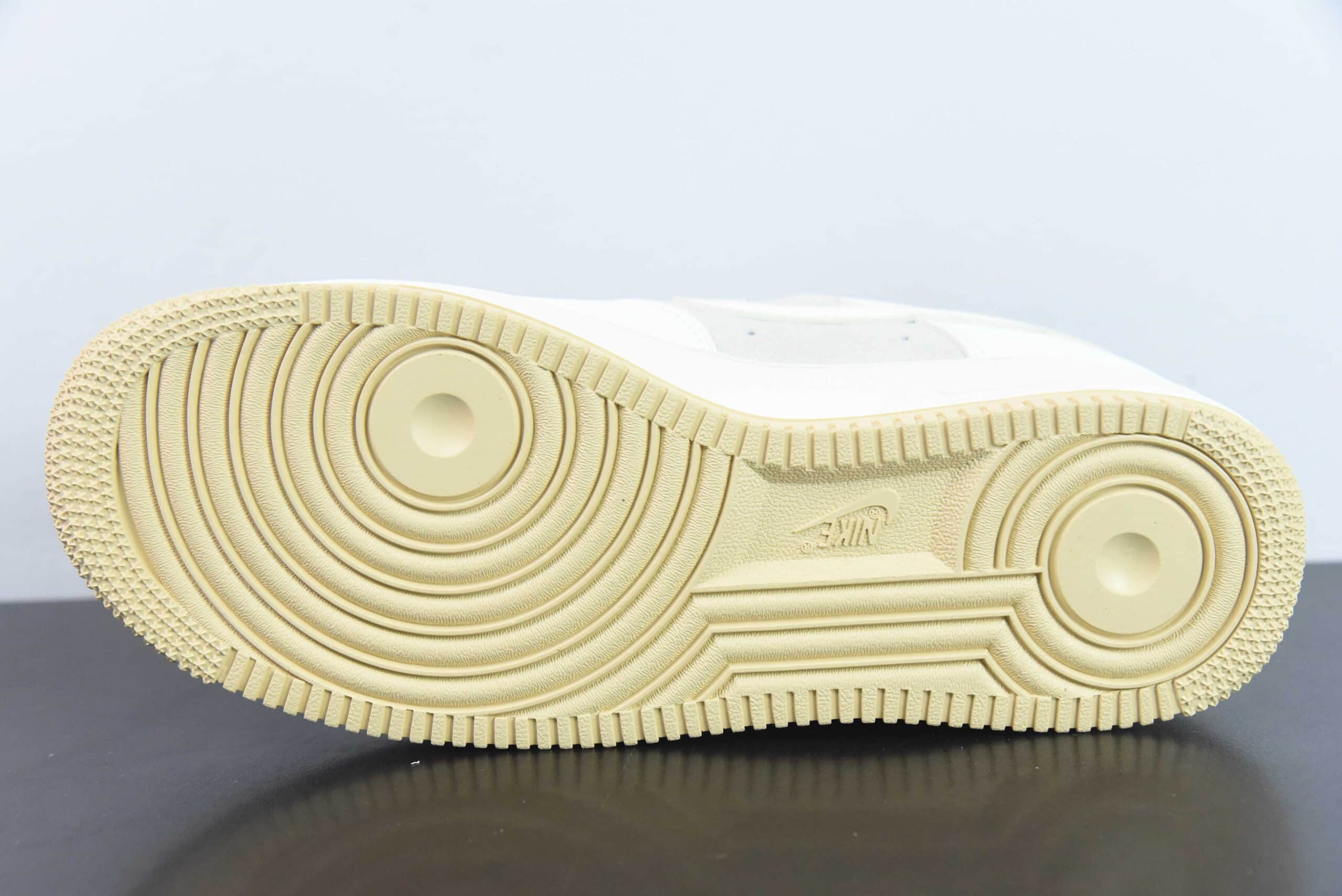 耐克Nike Air Force 1 AF1米白灰白兔年刺绣空军一号低帮休闲板鞋纯原版本 货号:AE3398-668