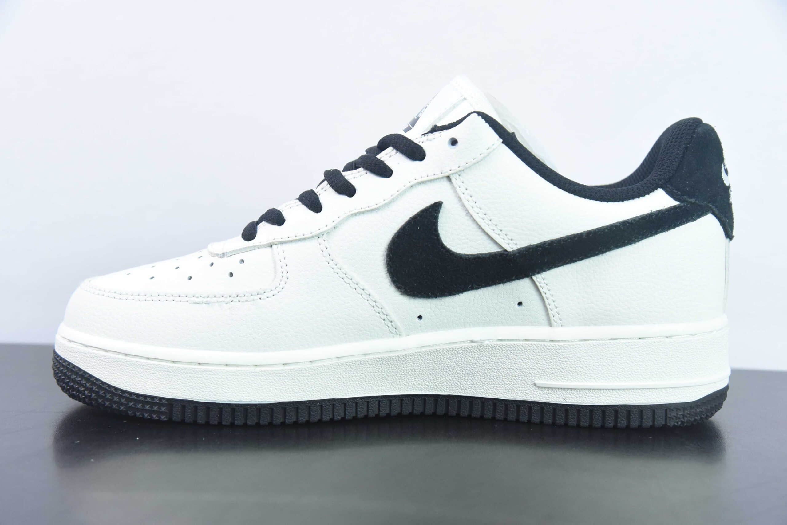 耐克Nike Air Force 1 AF1 白黑刺绣字母印花空军一号低帮休闲板鞋纯原版本 货号:PE681-822