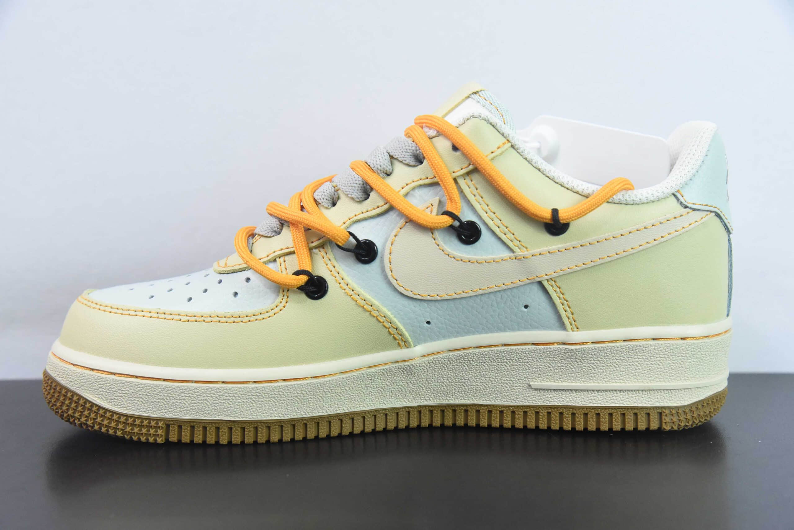 耐克Nike Air Force 1 Low 07 x KAWS 浅蓝沙黄绑带空军一号低帮休闲板鞋纯原版本 货号:KS6869-111