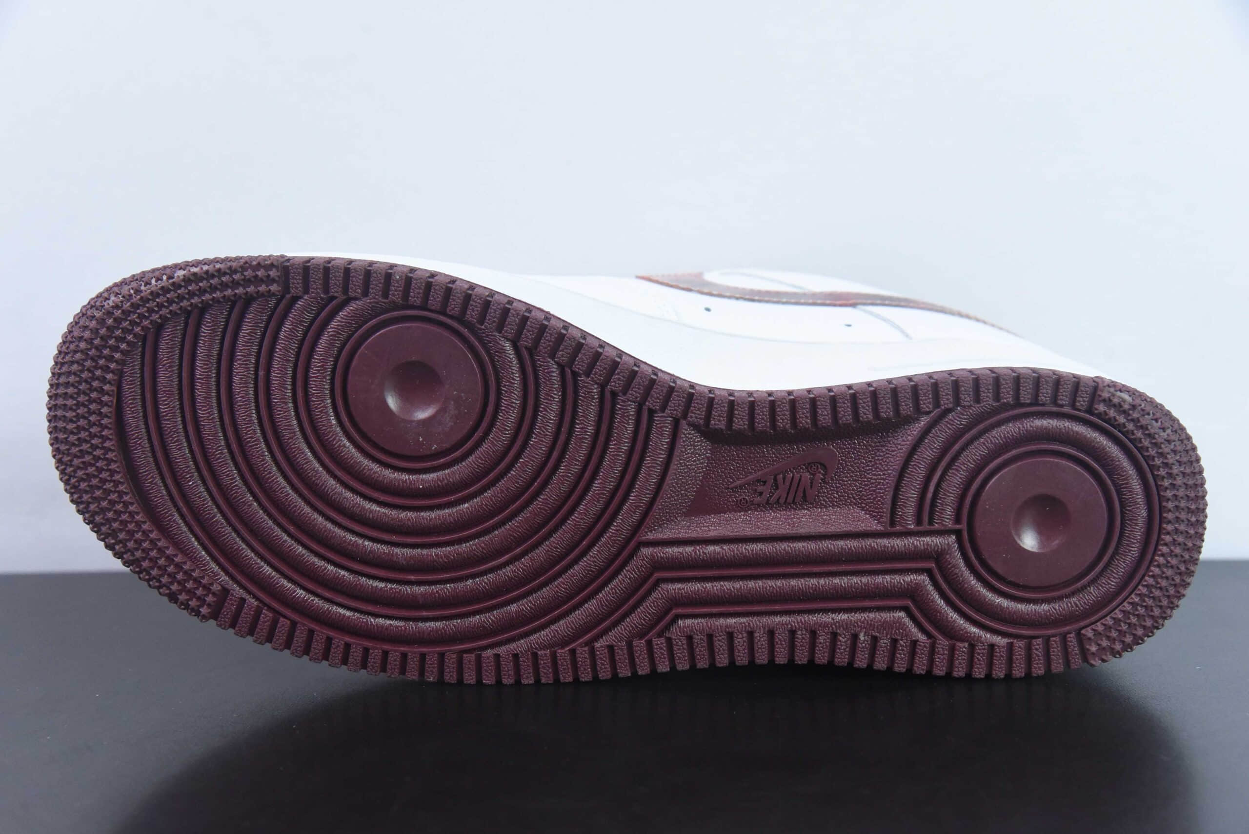 耐克NIke Air Force 1 '07 Low “镜面酒红”空军一号低帮休闲板鞋纯原版本 货号:PF9055-778