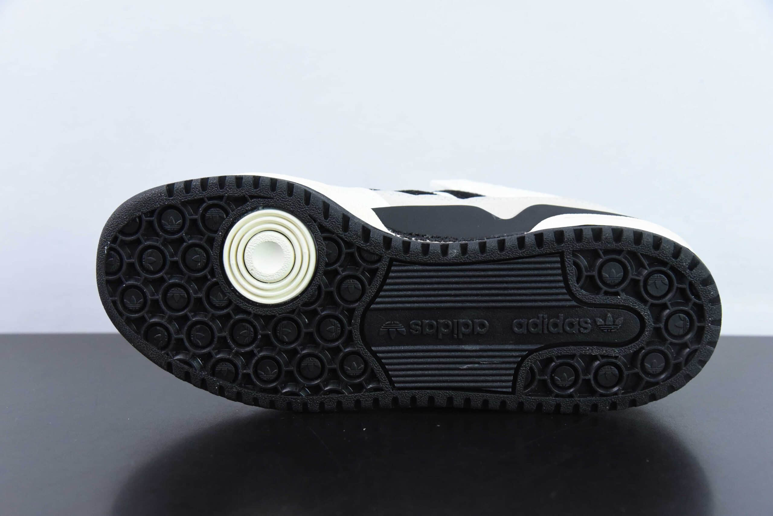 阿迪达斯Adidas Forum 84 Low 阿迪三叶草黑白棕低邦经典魔术贴复古板鞋纯原版本 货号:IG3901