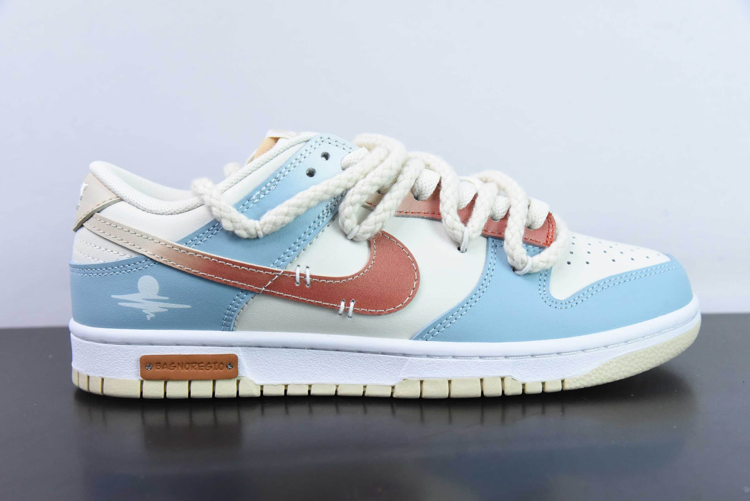 耐克Nike Dunk Low 复古海岸蓝白棕街头经典百搭 SB绑带低帮休闲板鞋纯原版本 货号：DV0831-003