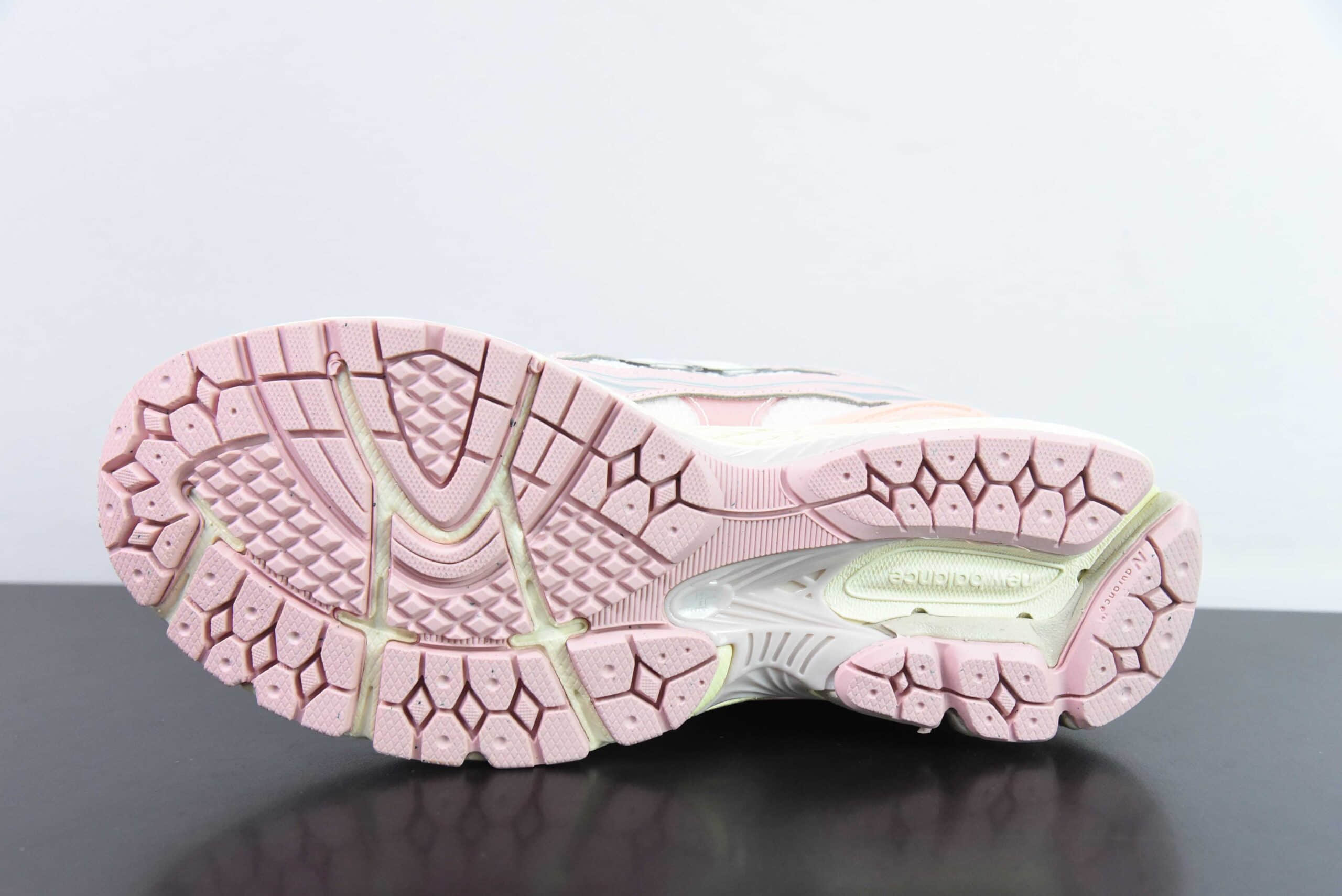 新百伦New Balance 1906系列樱花粉复古老爹风休闲运动慢跑鞋纯原版本 货号:M1906NLN