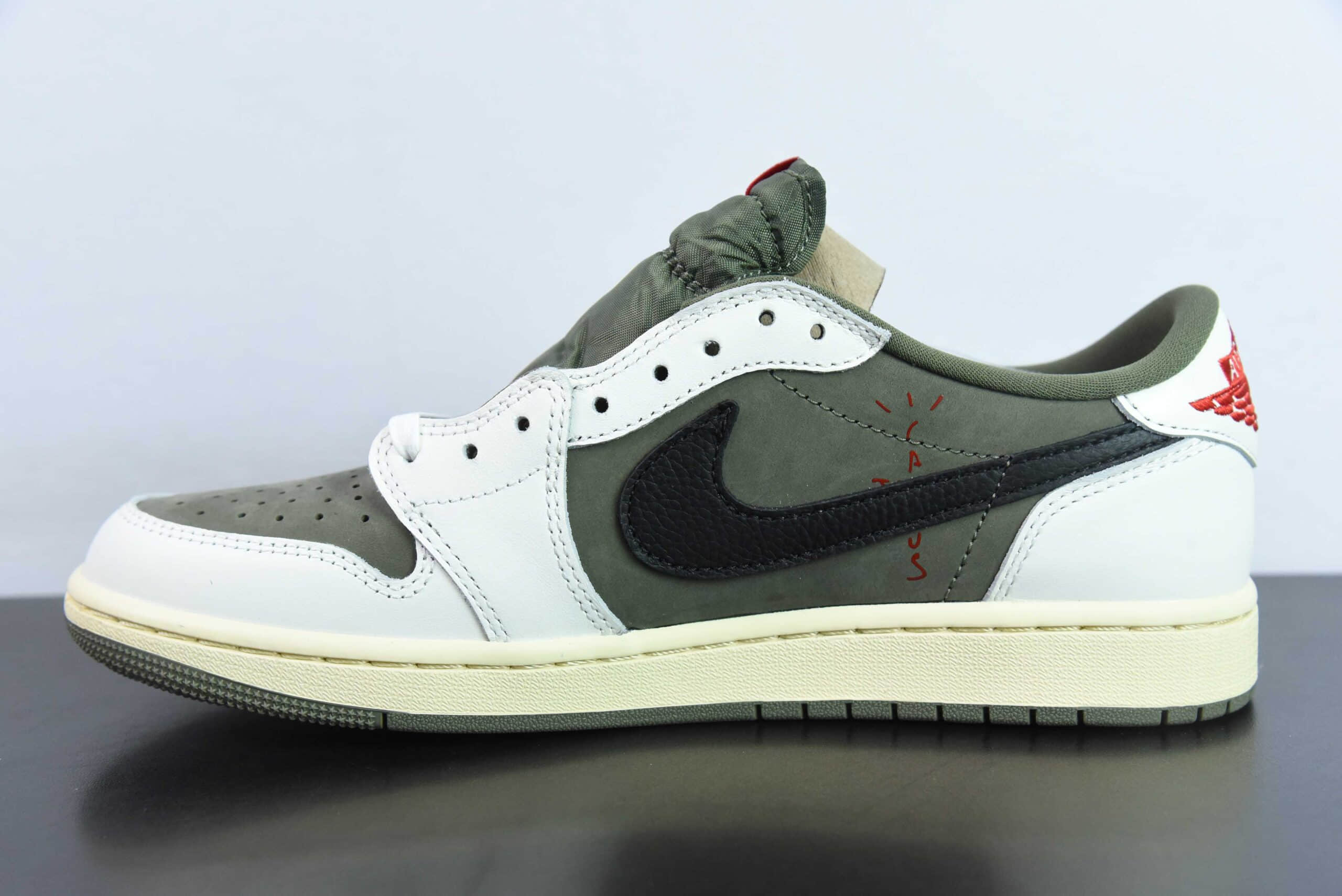 乔丹Travis Scott x Air Jordan AJ1 Low OG SP TS联名军绿倒钩7.0低帮复古文化篮球鞋纯原版本 货号：DM7866-200 