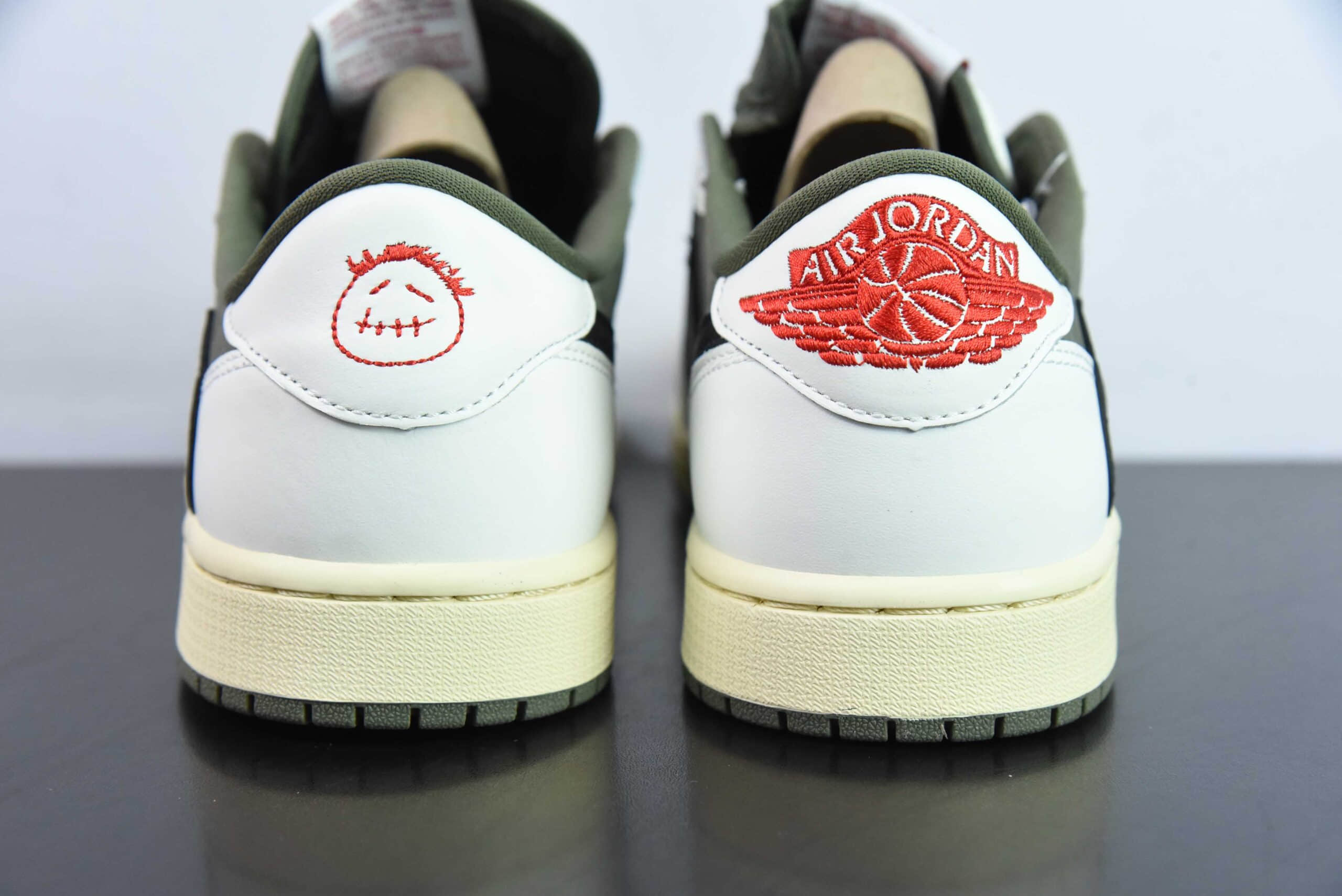 乔丹Travis Scott x Air Jordan AJ1 Low OG SP TS联名军绿倒钩7.0低帮复古文化篮球鞋纯原版本 货号：DM7866-200 
