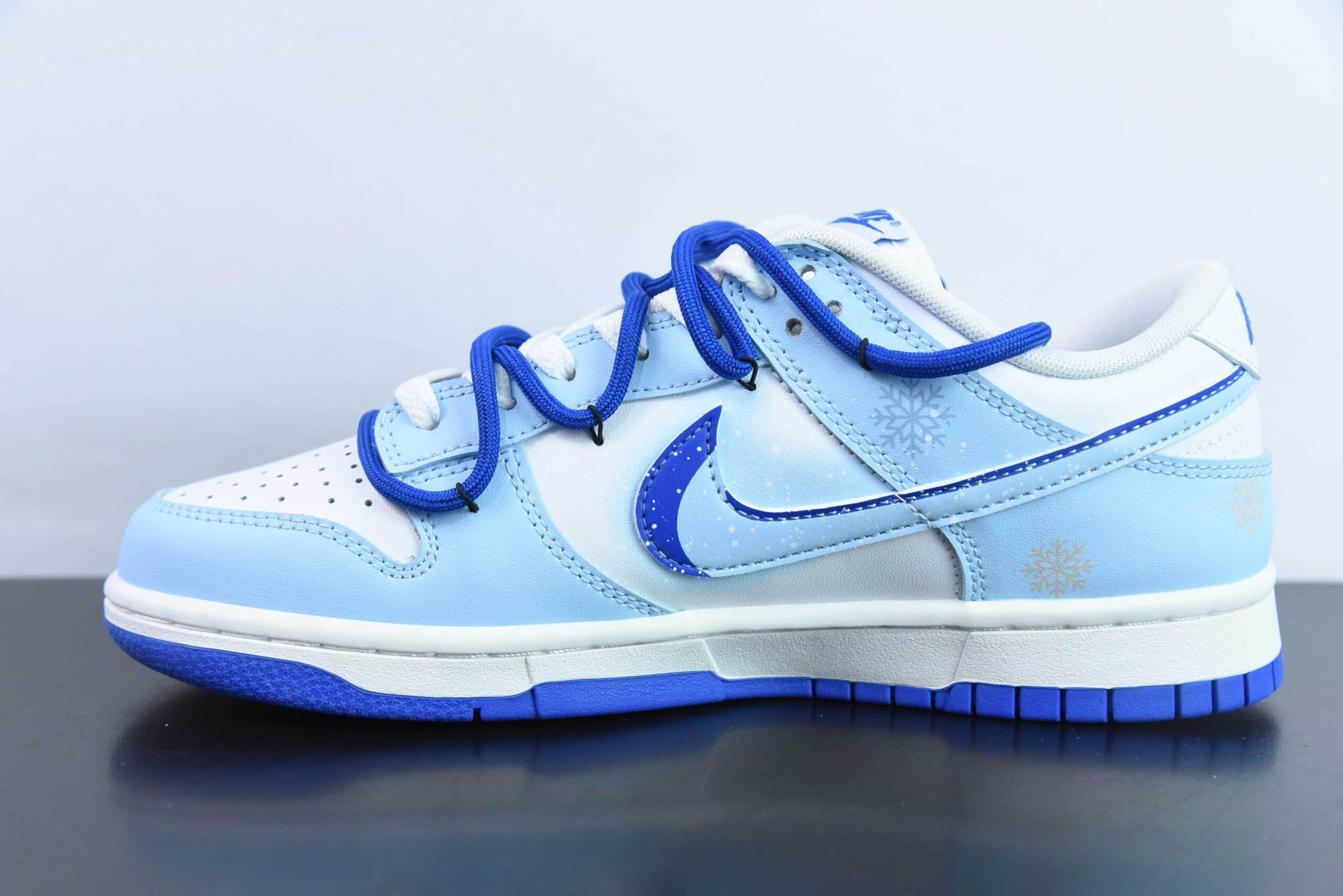 耐克Nike SB Dunk Low 凛冬冰雪清冷白蓝解构抽绳鞋带SB低帮休闲滑板鞋纯原版本 货号：DV0831-104