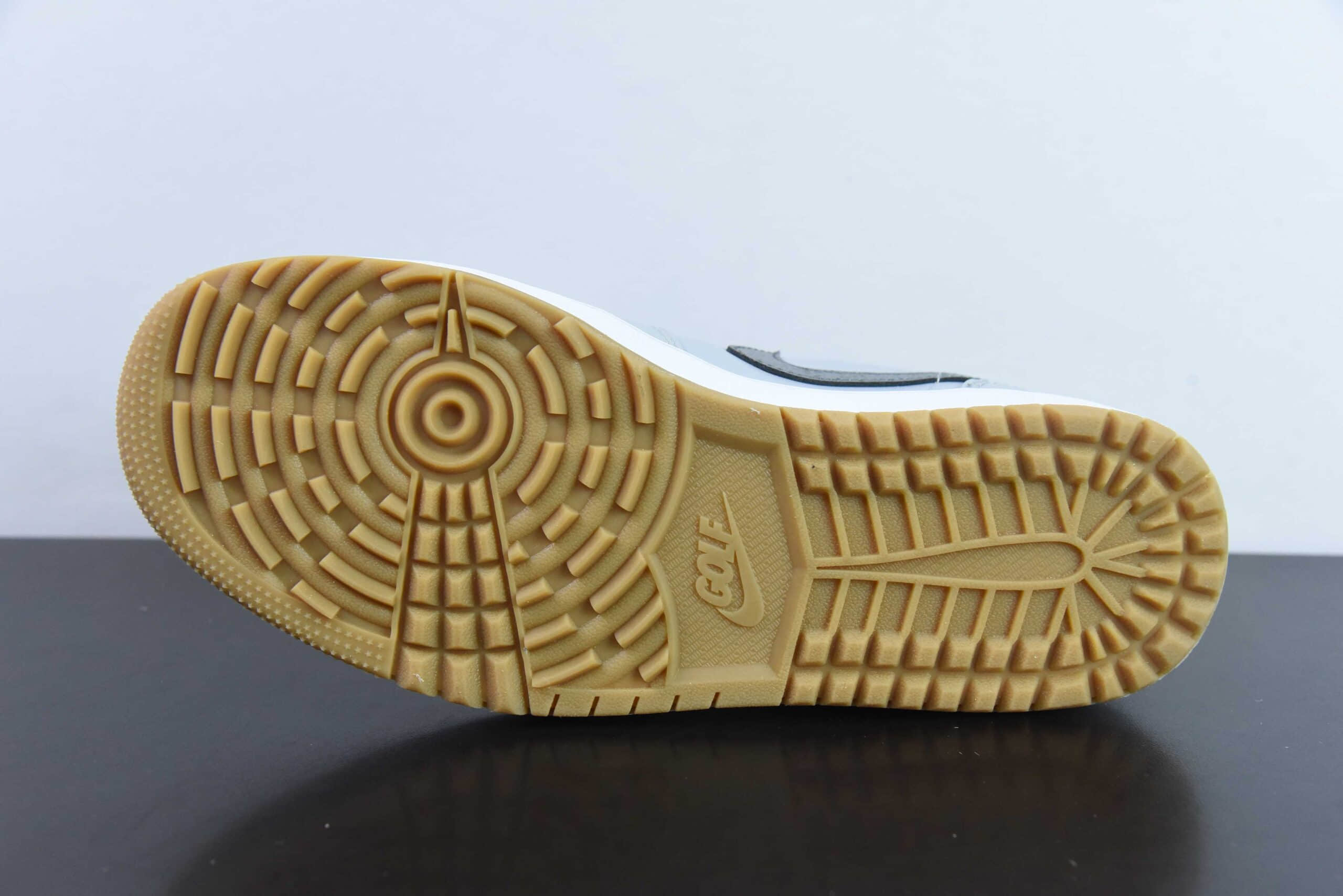 乔丹Air Jordan 1 Low GolfGolf Wolf Grey GumAJ1皮革狼灰生胶底高尔夫版系列低帮经典复古文化休闲运动鞋纯原版本 货号:DD9315-006