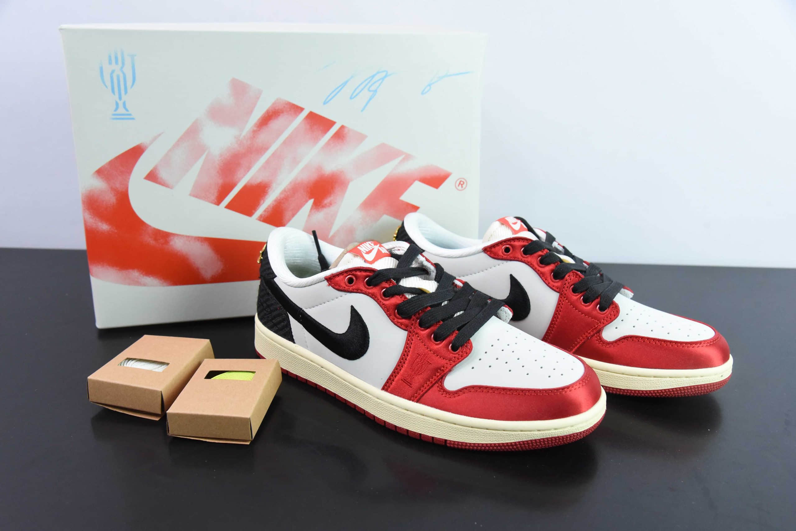 乔丹Air Jordan 1 Low 黑红丝绸脚趾AJ1低帮休闲板鞋纯原版本 货号:FN0432-100
