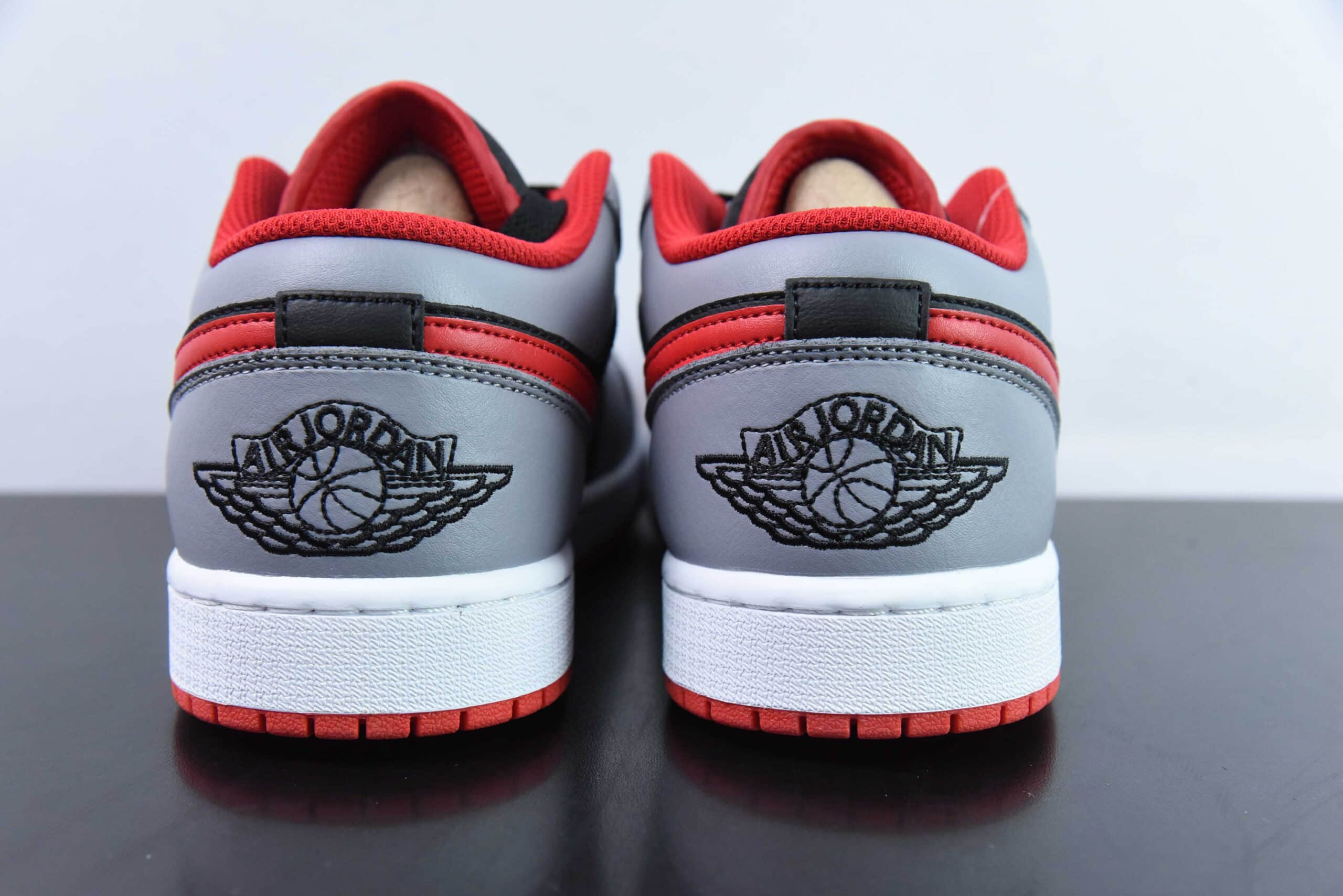 乔丹Air Jordan 1 Low AJ1黑灰红脚趾低帮休闲板鞋纯原版本 货号：553558-060