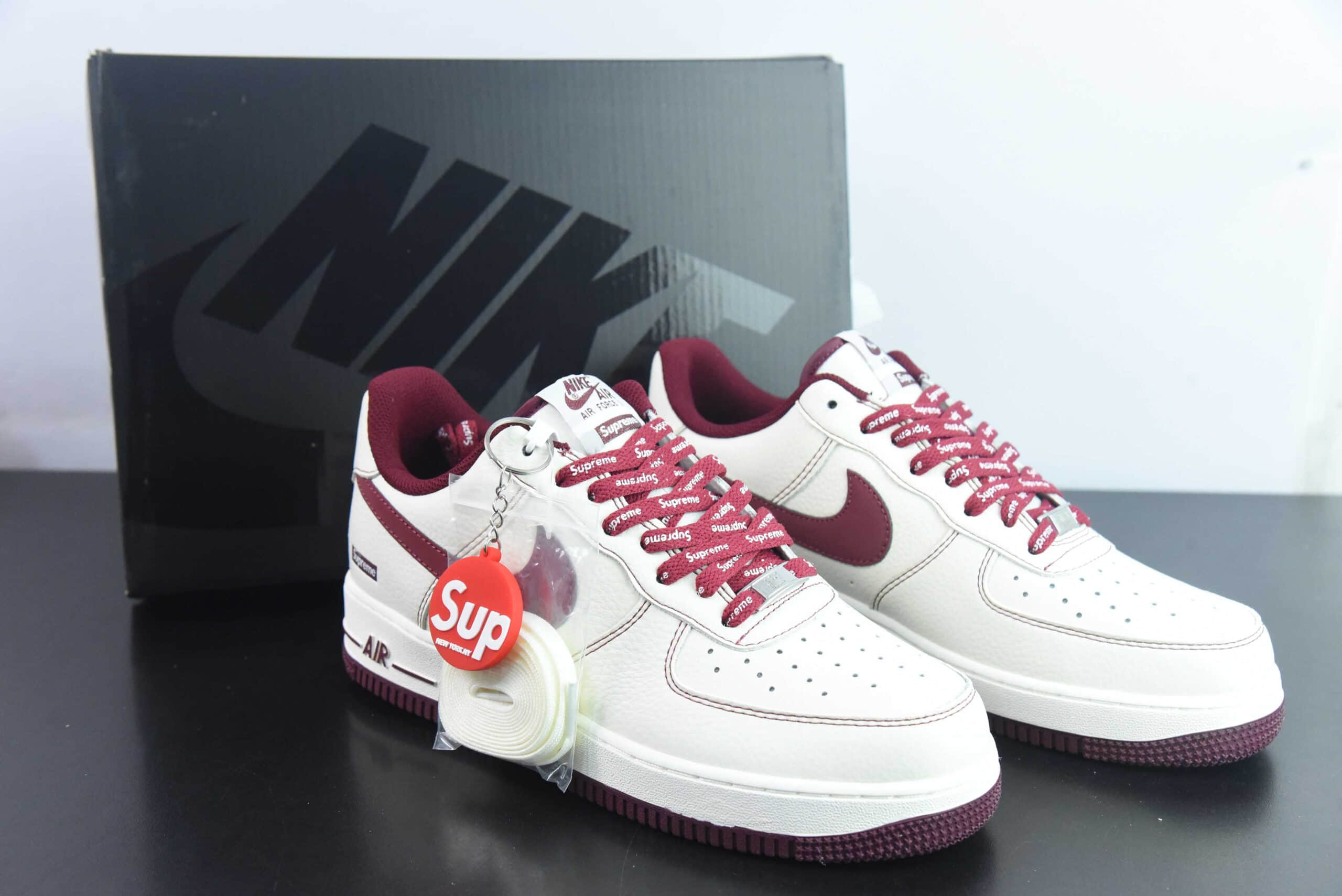 耐克Nike Supreme x NK Air Force 1‘07 Low LV8酒红联名款空军一号低帮休闲板鞋纯原版本 货号:SU0220-013