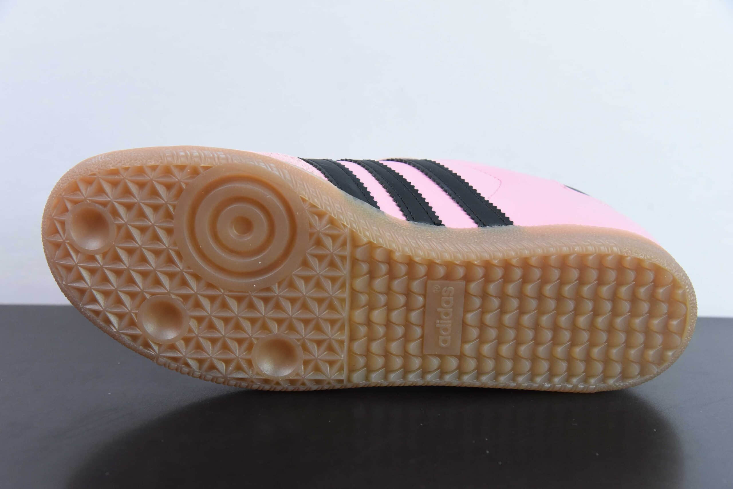 阿迪达斯Adidas INTER MIAMI CF x adidas originals Samba 联名黑粉复古桑巴板鞋纯原版本 货号：IH8158 