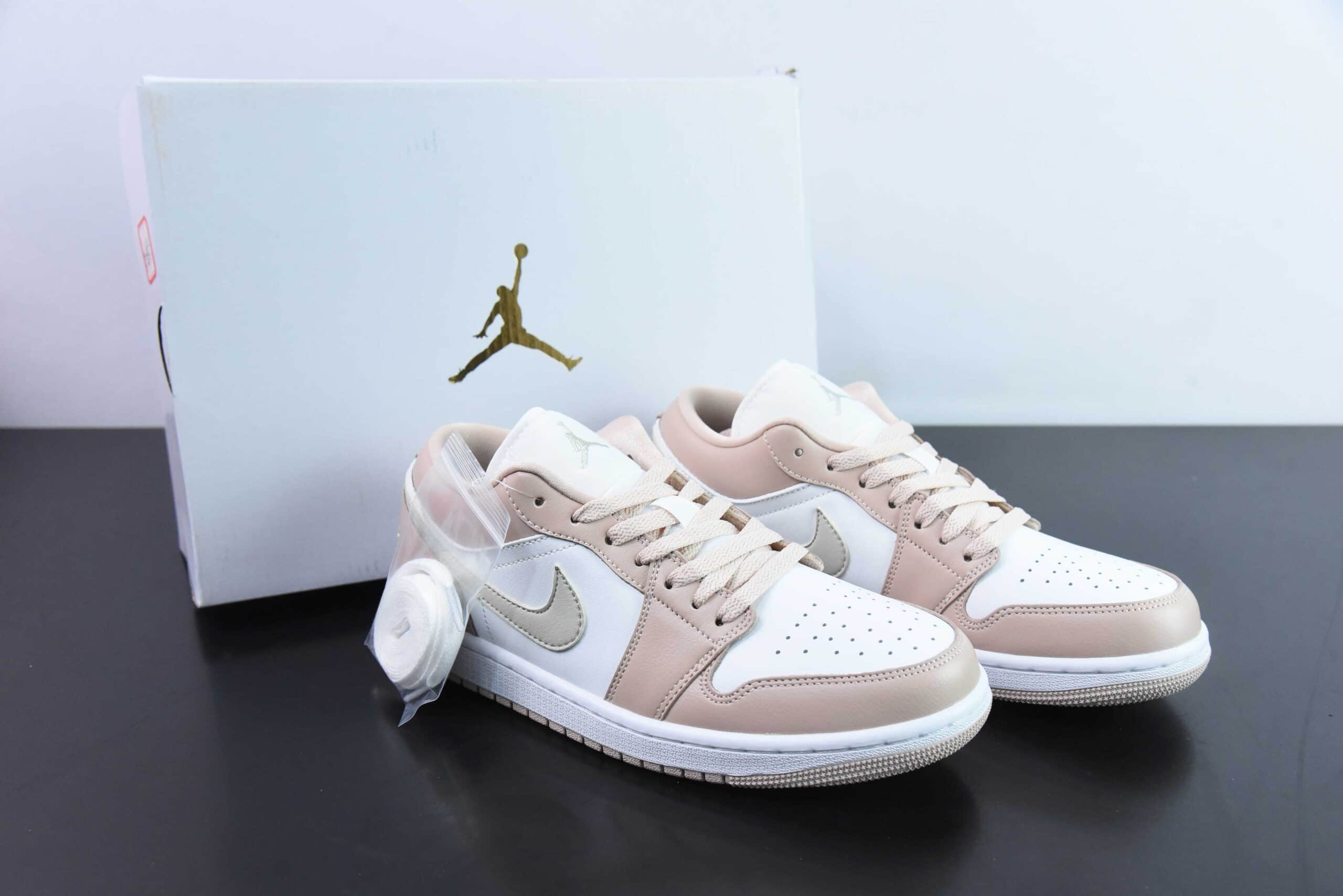 乔丹Air Jordan 1 Low AJ1白粉脚趾低帮复古篮球鞋纯原版本 货号：DC0774-120