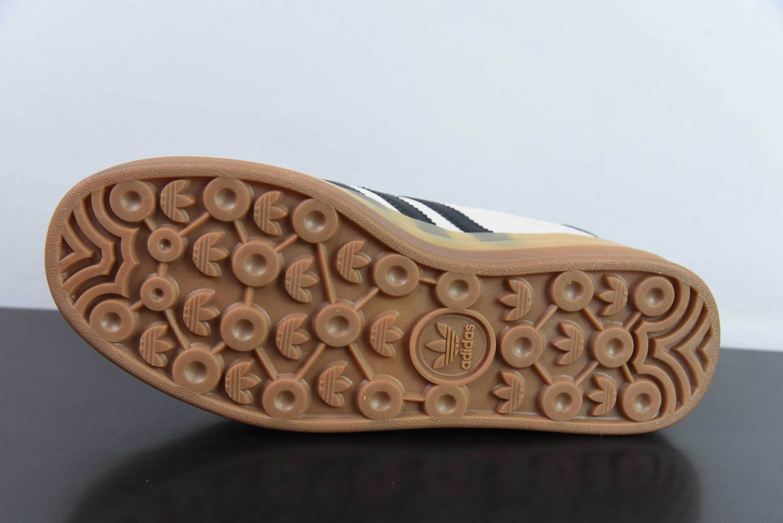 阿迪达斯Adidas Originals Gazelle Bold 羚羊松糕鞋樱花粉三层底低帮耐磨厚底增高粉色女子板鞋纯原版本 货号: IE0429