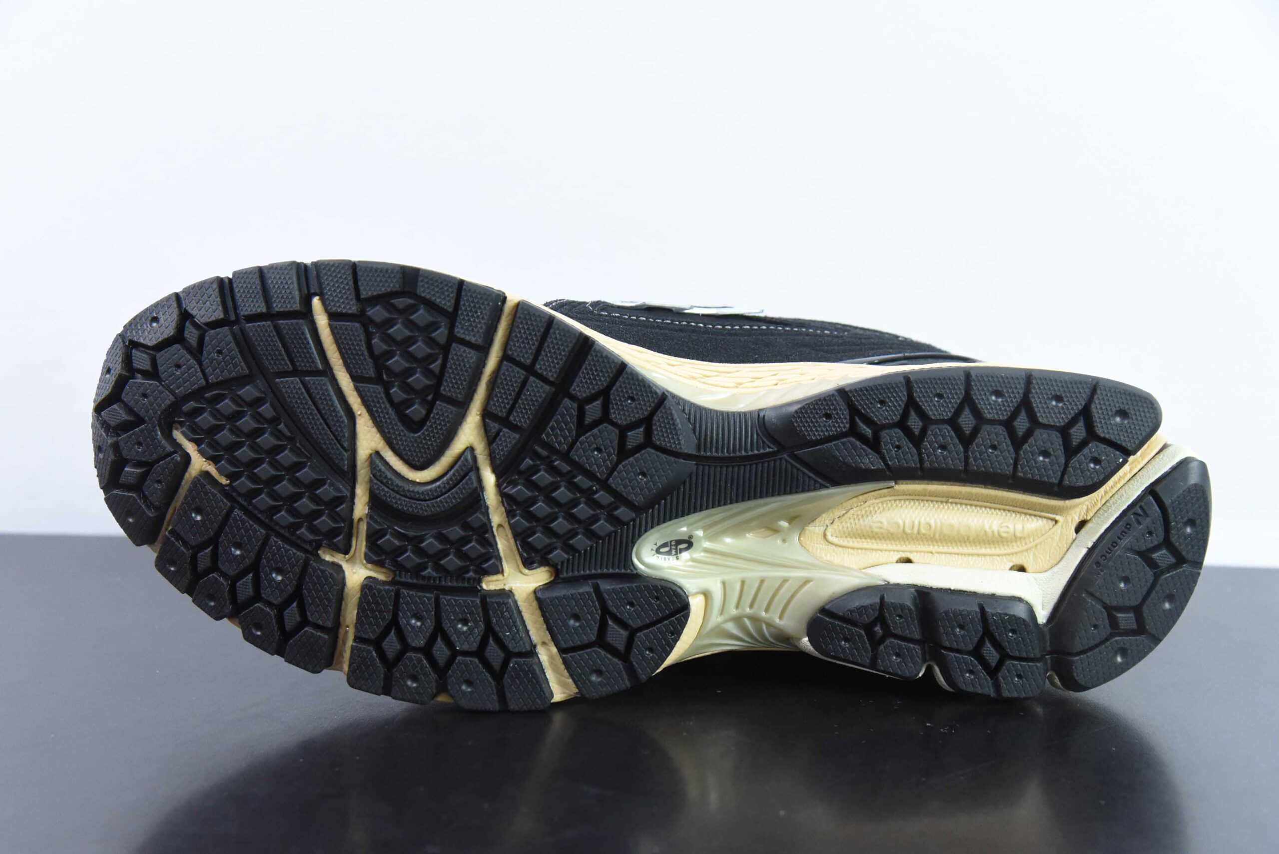 新百伦 New Balance M1906系列黑色复古老爹风休闲运动慢跑鞋纯原版本 货号：M1906RK 