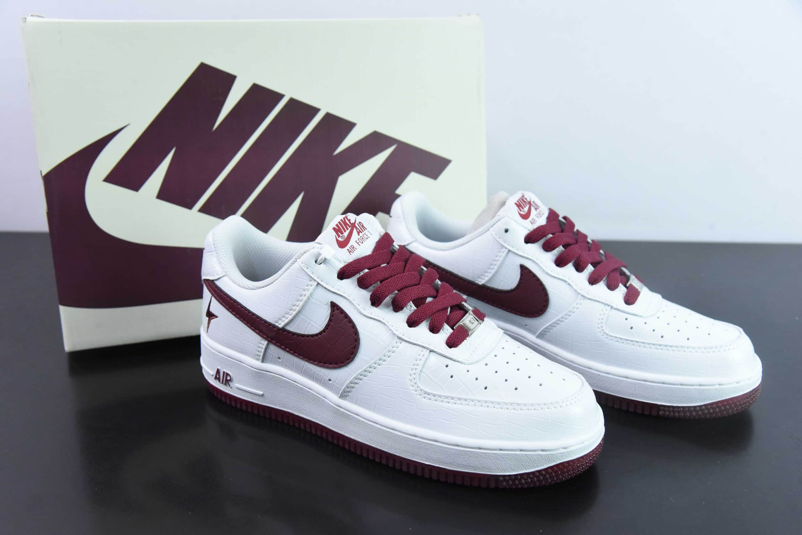 耐克Nike Air Force 1 ‘07 Low 闪电白酒红空军一号低帮休闲板鞋纯原版本 货号:DD0614-335