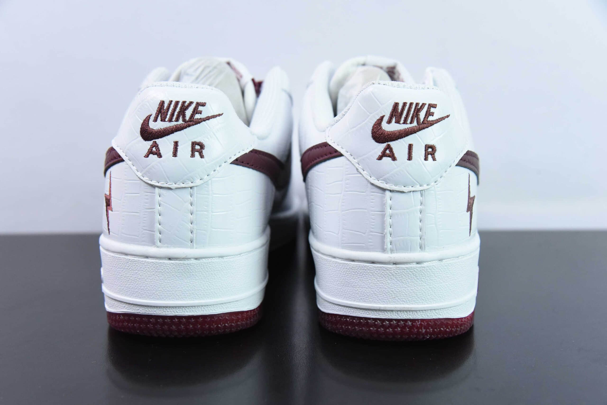耐克Nike Air Force 1 ‘07 Low 闪电白酒红空军一号低帮休闲板鞋纯原版本 货号:DD0614-335