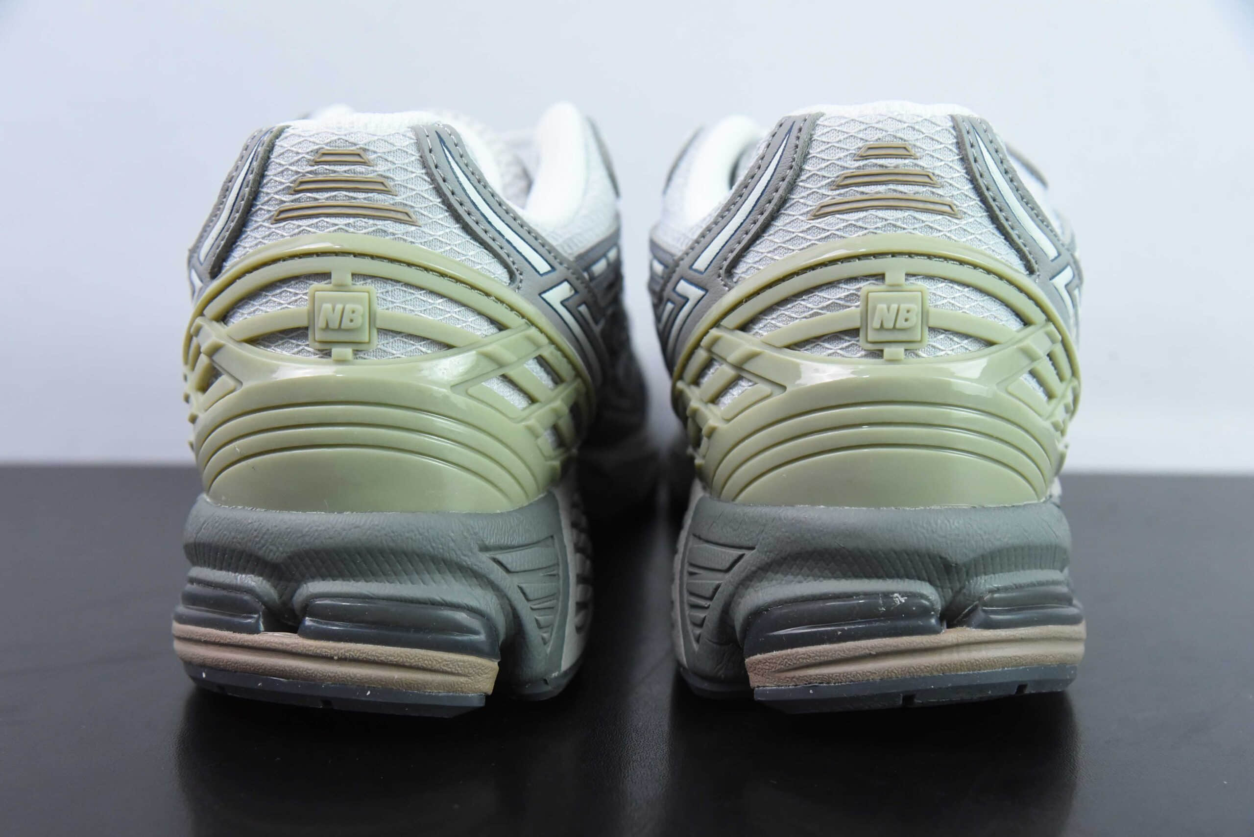 新百伦New Balance M1906系列灰色复古老爹风休闲运动慢跑鞋纯原版本 货号：M1906NB