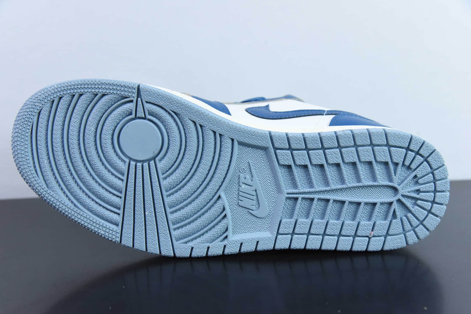 乔丹Air Jordan 1 AJ1 Low白蓝低帮篮球鞋纯原版本 货号：FN5214-141 