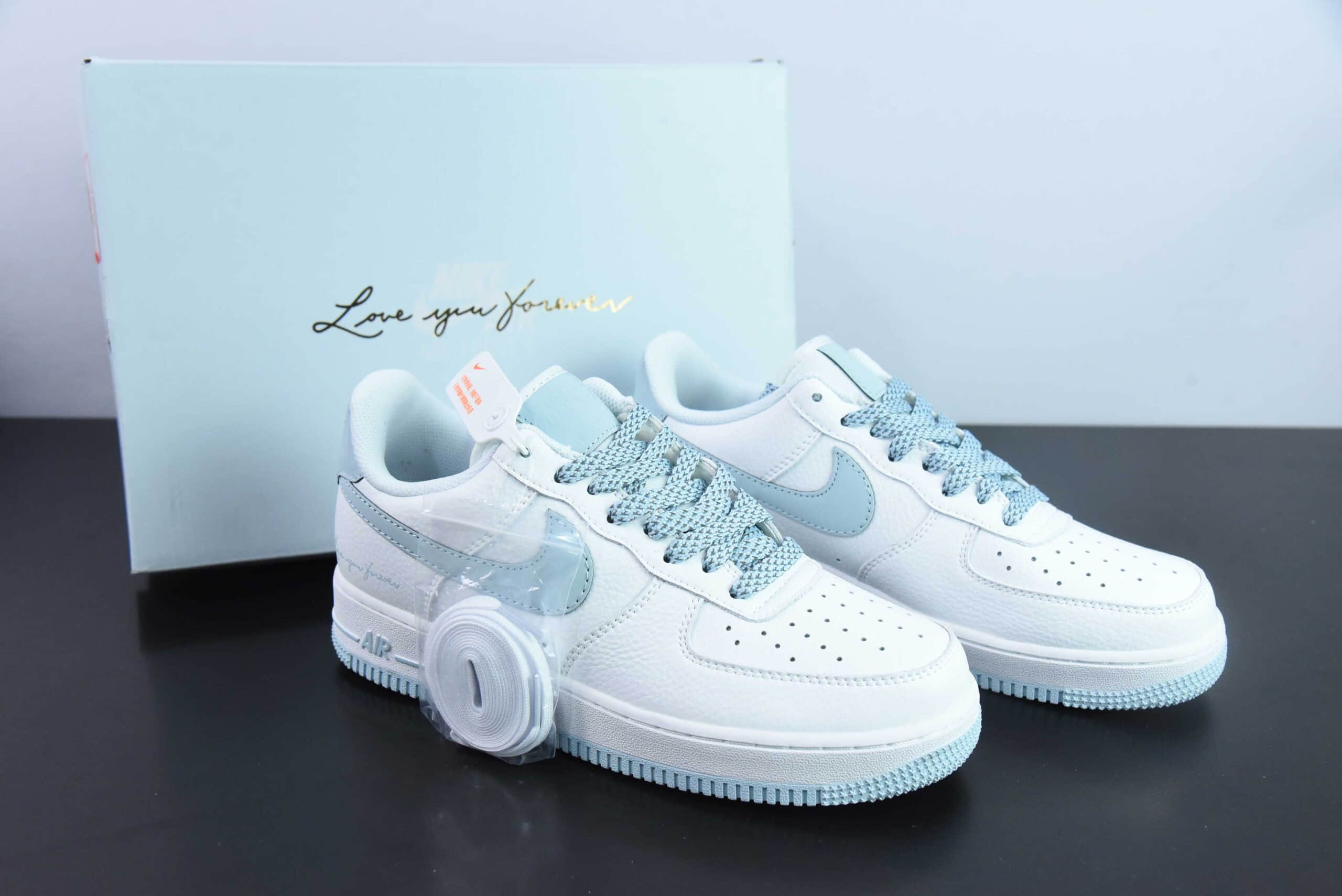 耐克Nike Drake x Air Force 1 Low 联名款白冰蓝经典空军一号低帮休闲板鞋纯原版本 货号：LO1718-061