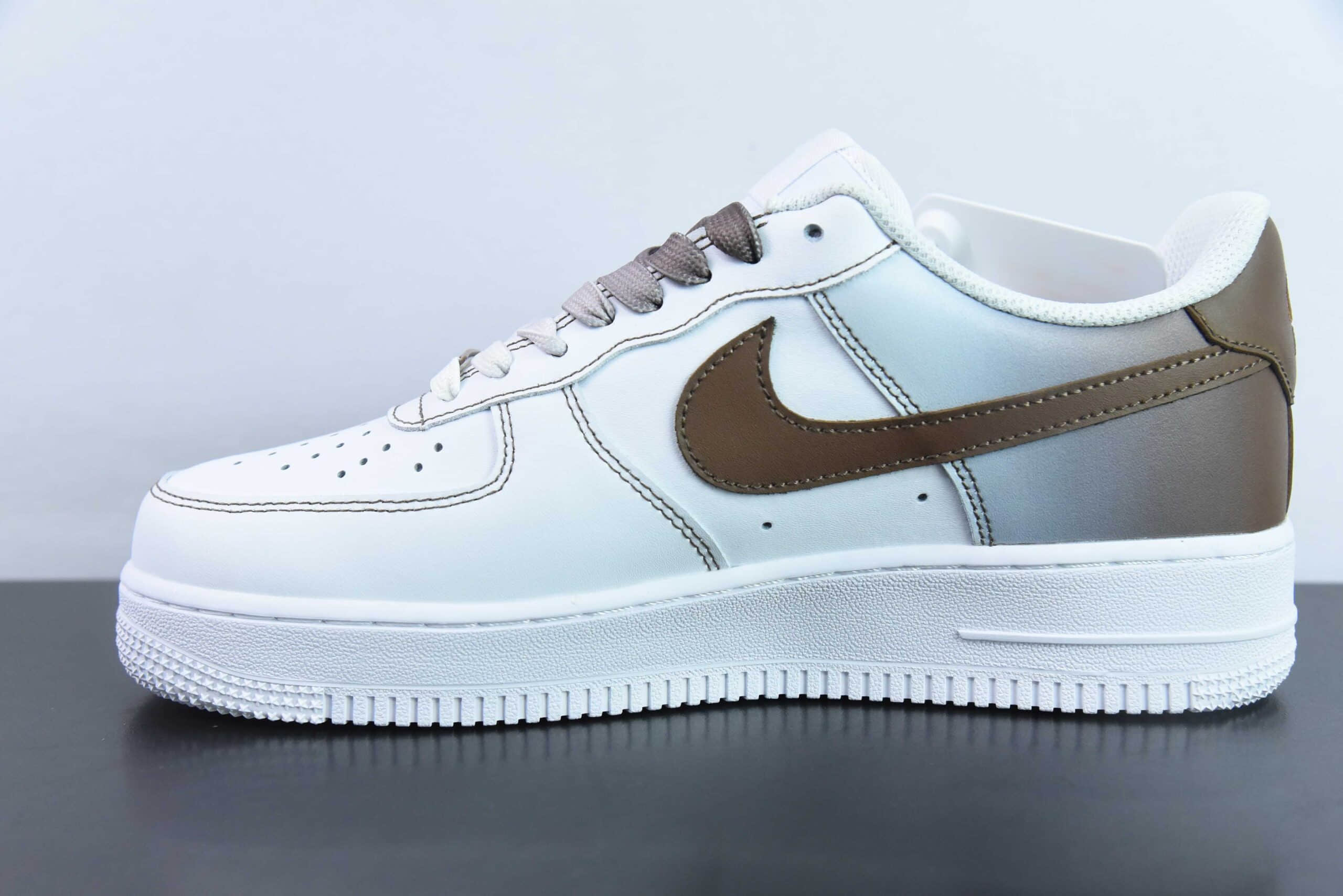 耐克Nike Air Force 1'07 Low 官方爆款定制二次元主题渐变褐勾空军一号低帮休闲板鞋纯原版本 货号:FN0366-103