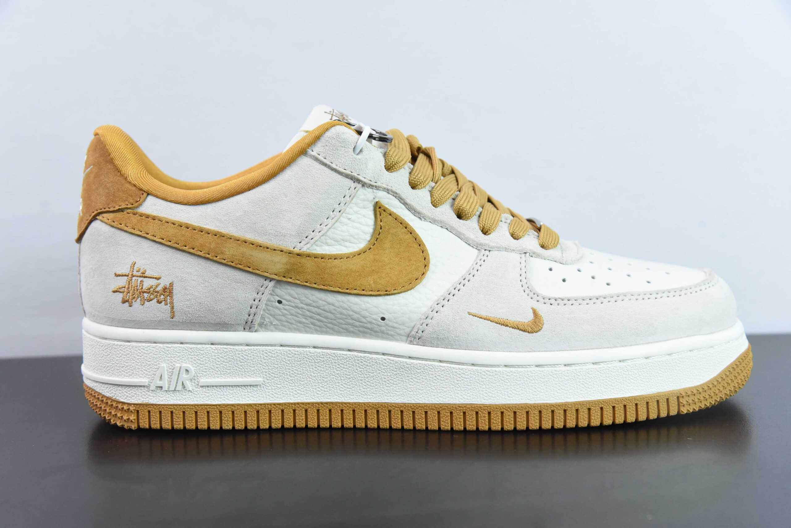 耐克Nike Air Force 1'07 Low 斯图西联名麦黄猪八空军一号低帮休闲板鞋纯原版本 货号：HD1968-020