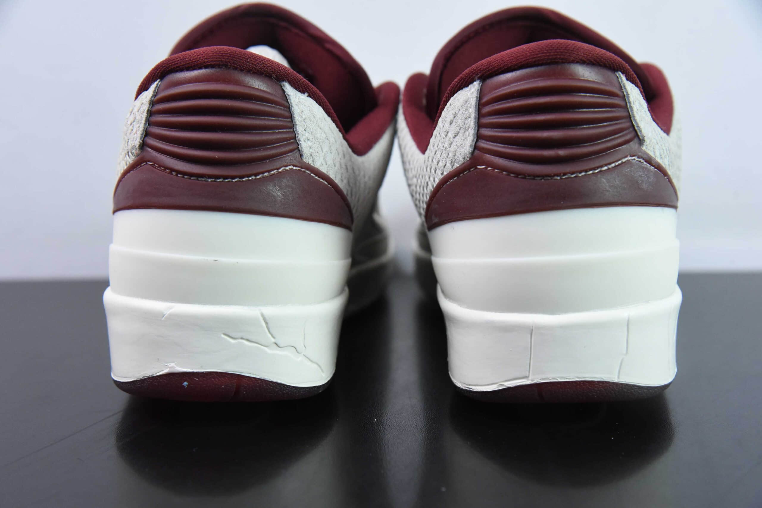 乔丹Air Jordan 2 Retro AJ2龙年限定白红低帮篮球鞋纯原版本 货号：FJ3468-100 