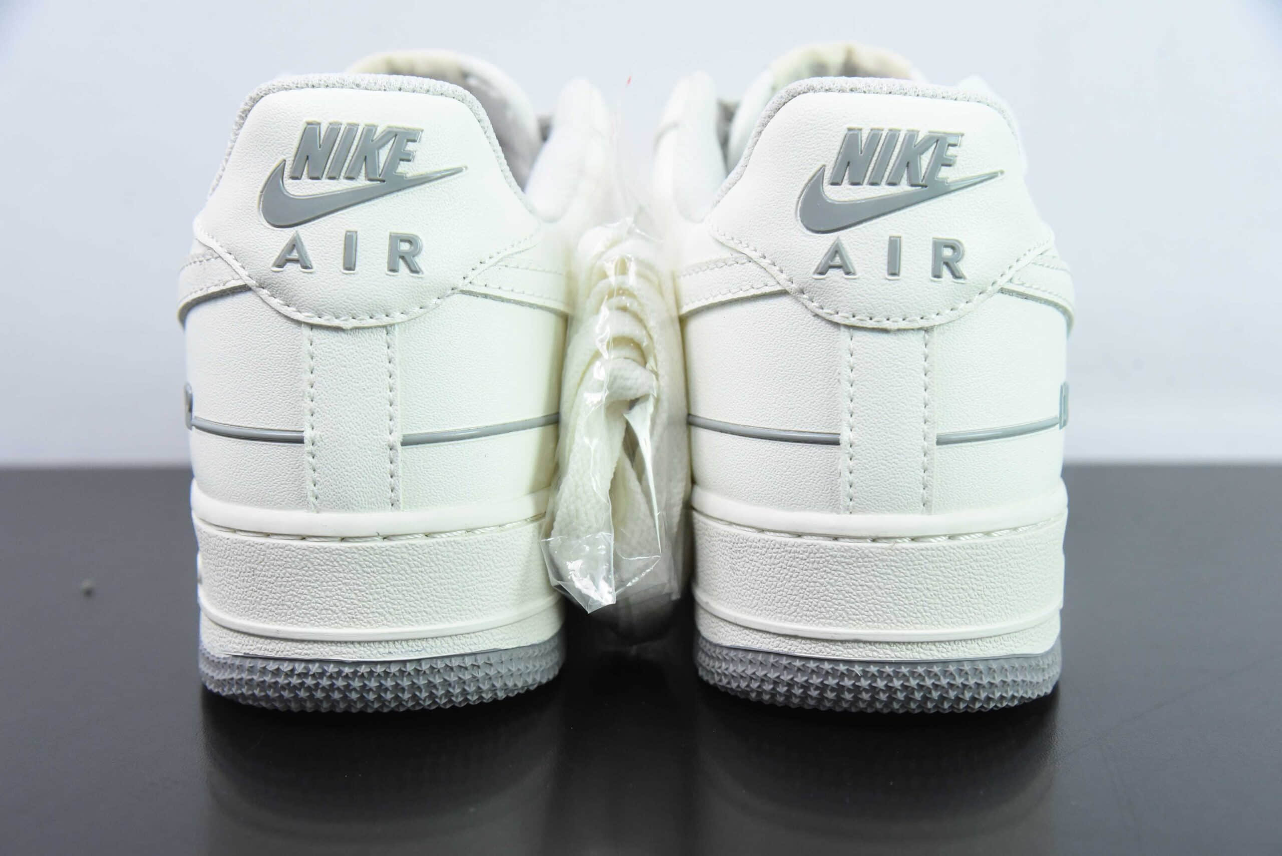 耐克Nike Air Force 1 Low ‘07 “NIKE”三勾系列米灰满天星经典空军一号低帮休闲板鞋纯原版本 货号:CJ1379-603