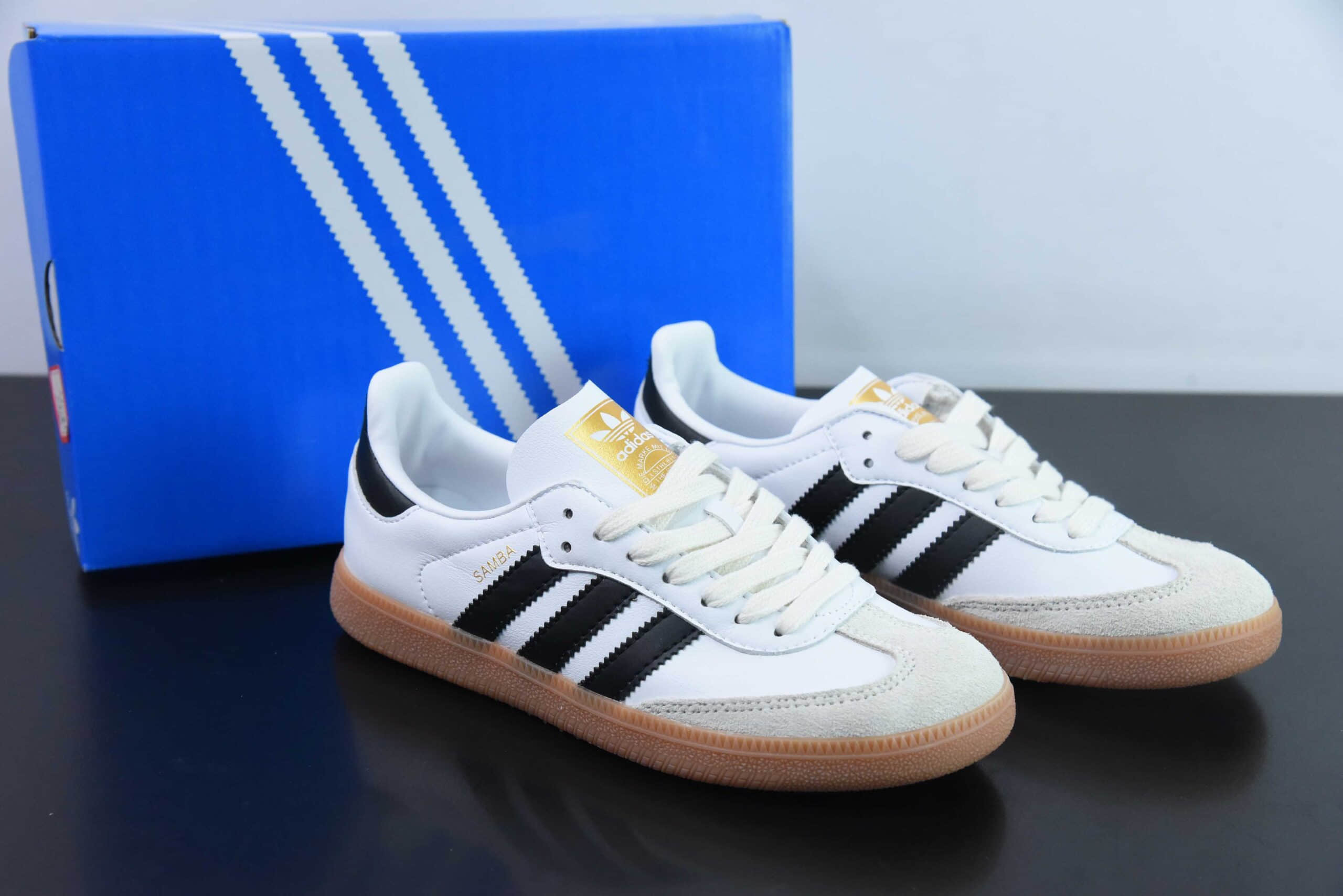 阿迪达斯Adidas Originals Samba OG 黑白生胶桑巴舞系列绅士德训足球风百搭低帮休闲运动板鞋纯原版本 货号：IF0642 