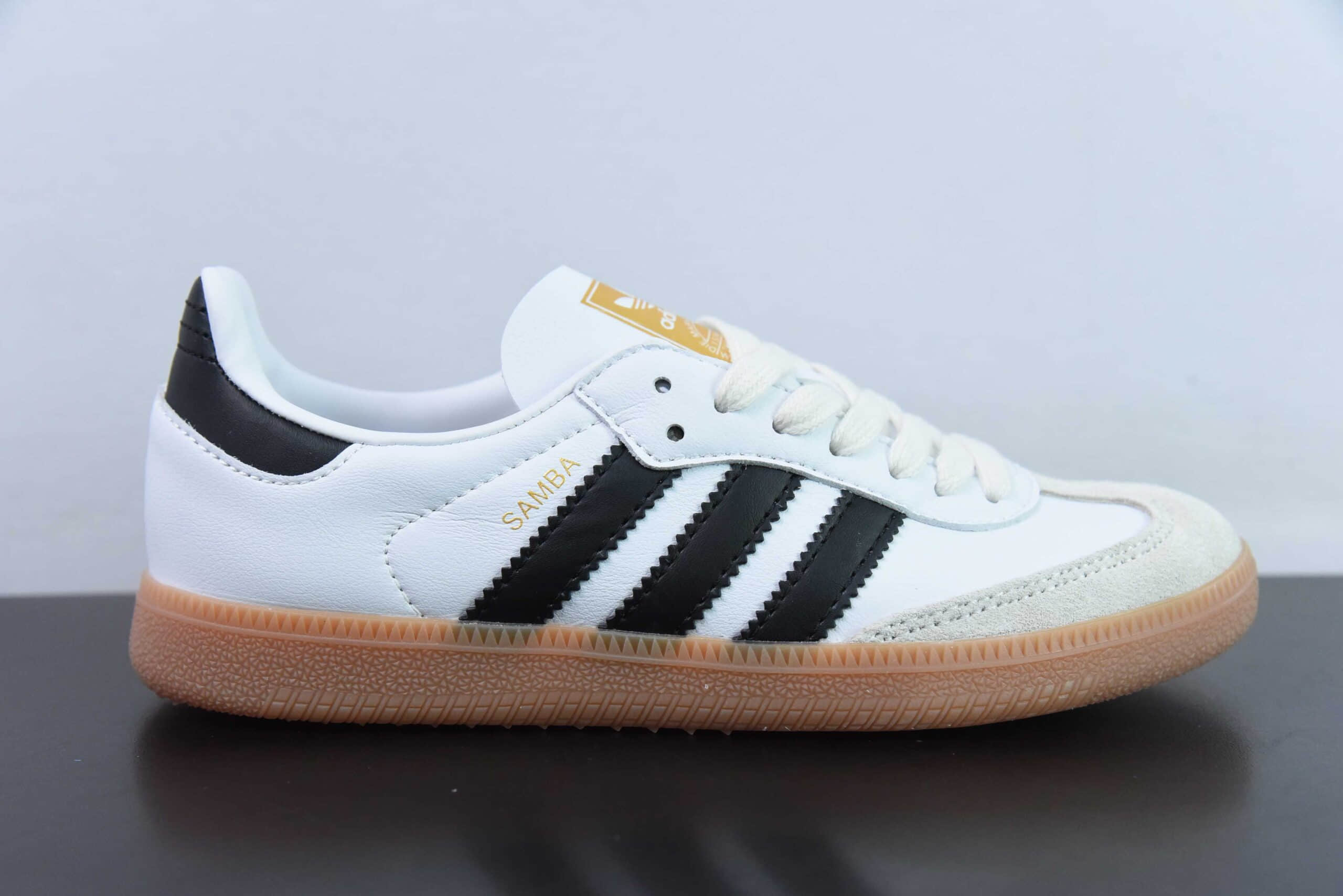 阿迪达斯Adidas Originals Samba OG 黑白生胶桑巴舞系列绅士德训足球风百搭低帮休闲运动板鞋纯原版本 货号：IF0642 