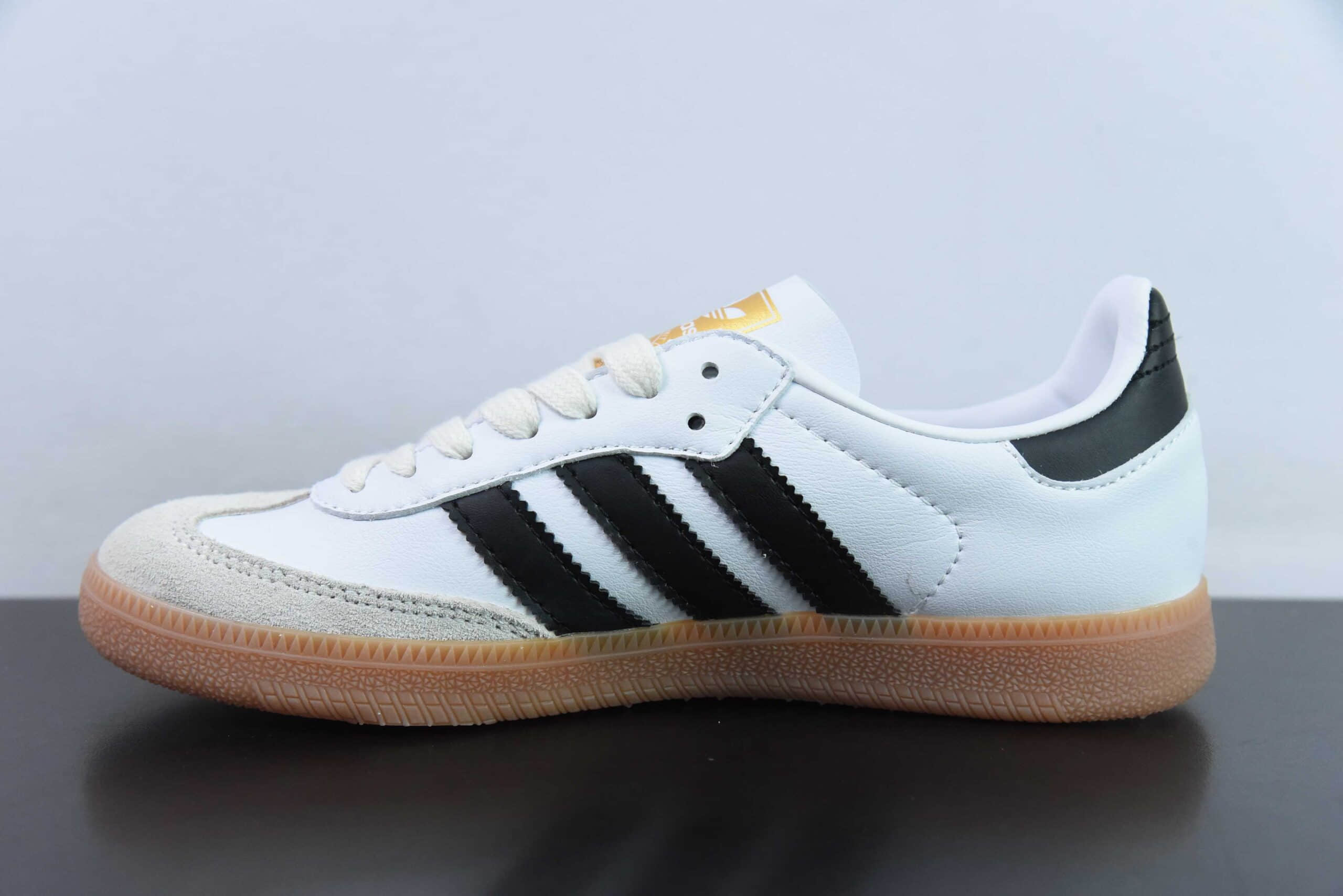 阿迪达斯Adidas Originals Samba OG 黑白生胶桑巴舞系列绅士德训足球风百搭低帮休闲运动板鞋纯原版本 货号：IF0642 