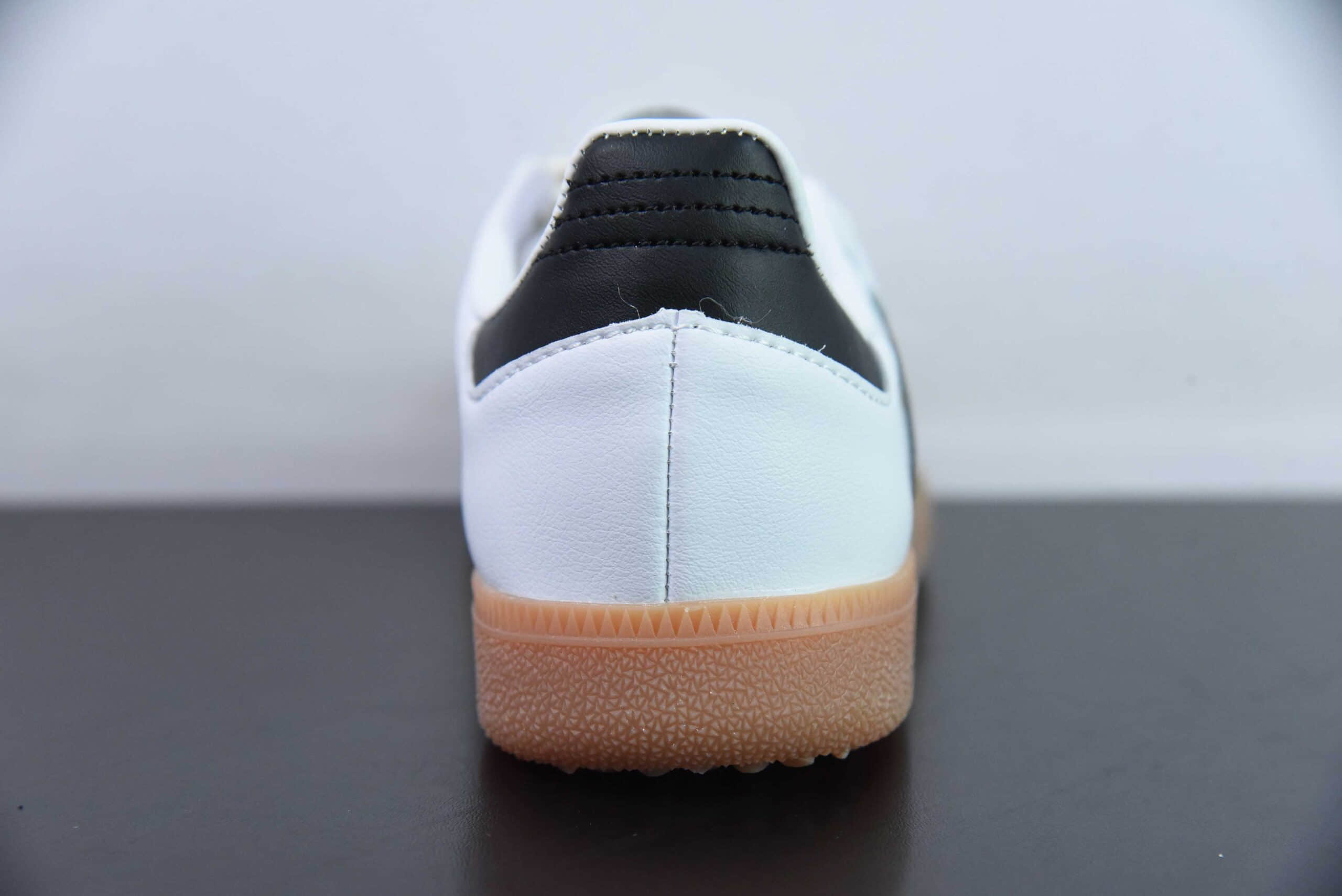 阿迪达斯Adidas Originals Samba OG 黑白生胶桑巴舞系列绅士德训足球风百搭低帮休闲运动板鞋纯原版本 货号：IF0642 