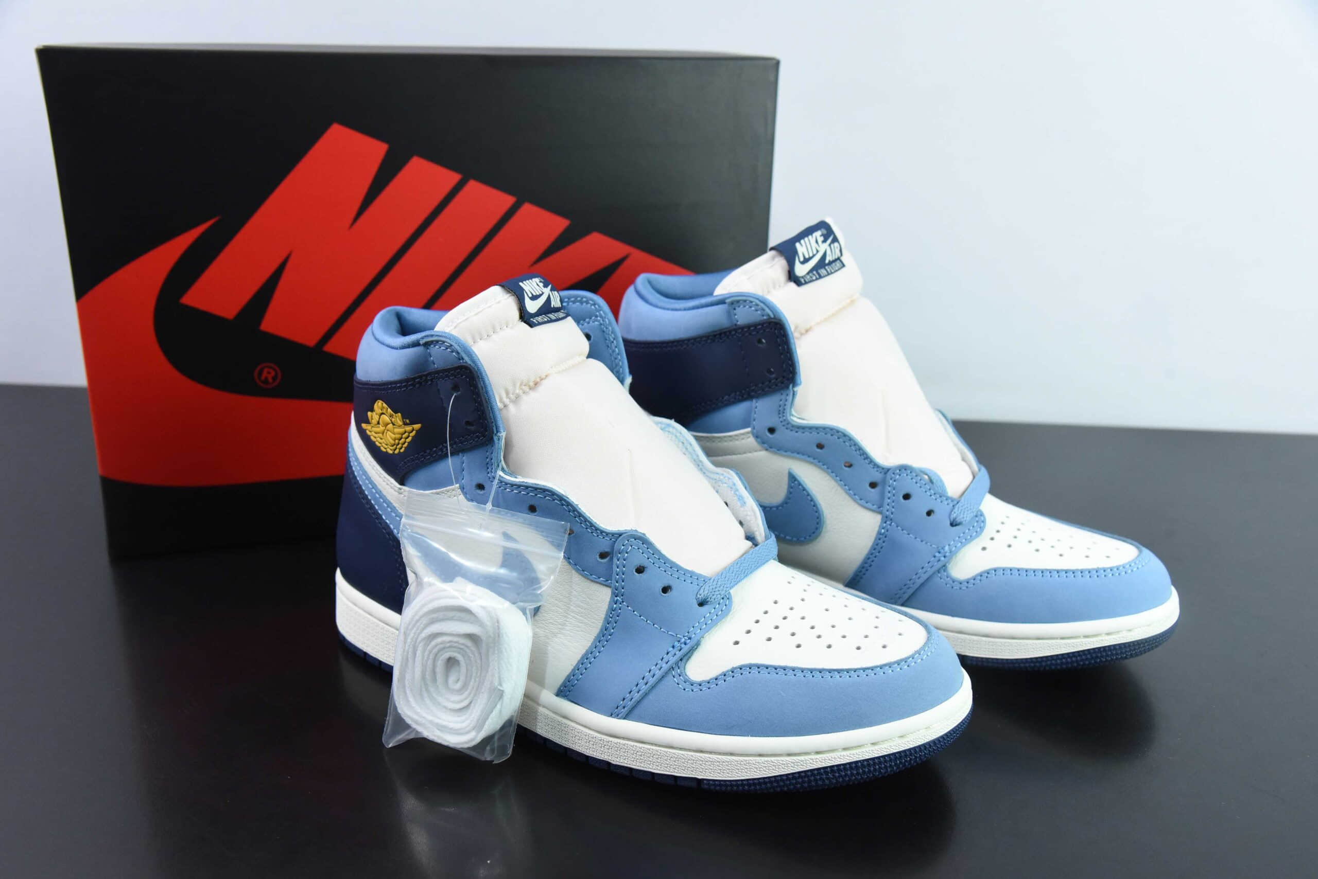 乔丹Air Jordan 1 High OG WMNS “First in Flight”aj1白蓝高帮复古文化篮球鞋纯原版本 货号:FD2596-400