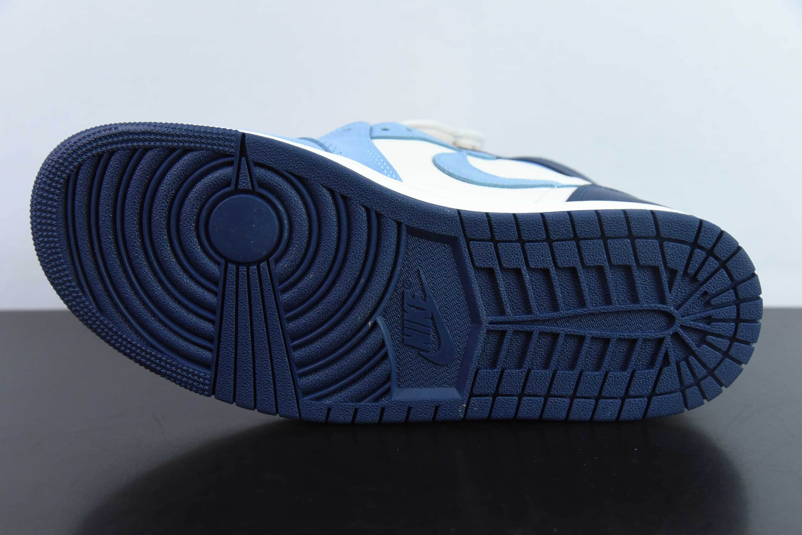 乔丹Air Jordan 1 High OG WMNS “First in Flight”aj1白蓝高帮复古文化篮球鞋纯原版本 货号:FD2596-400