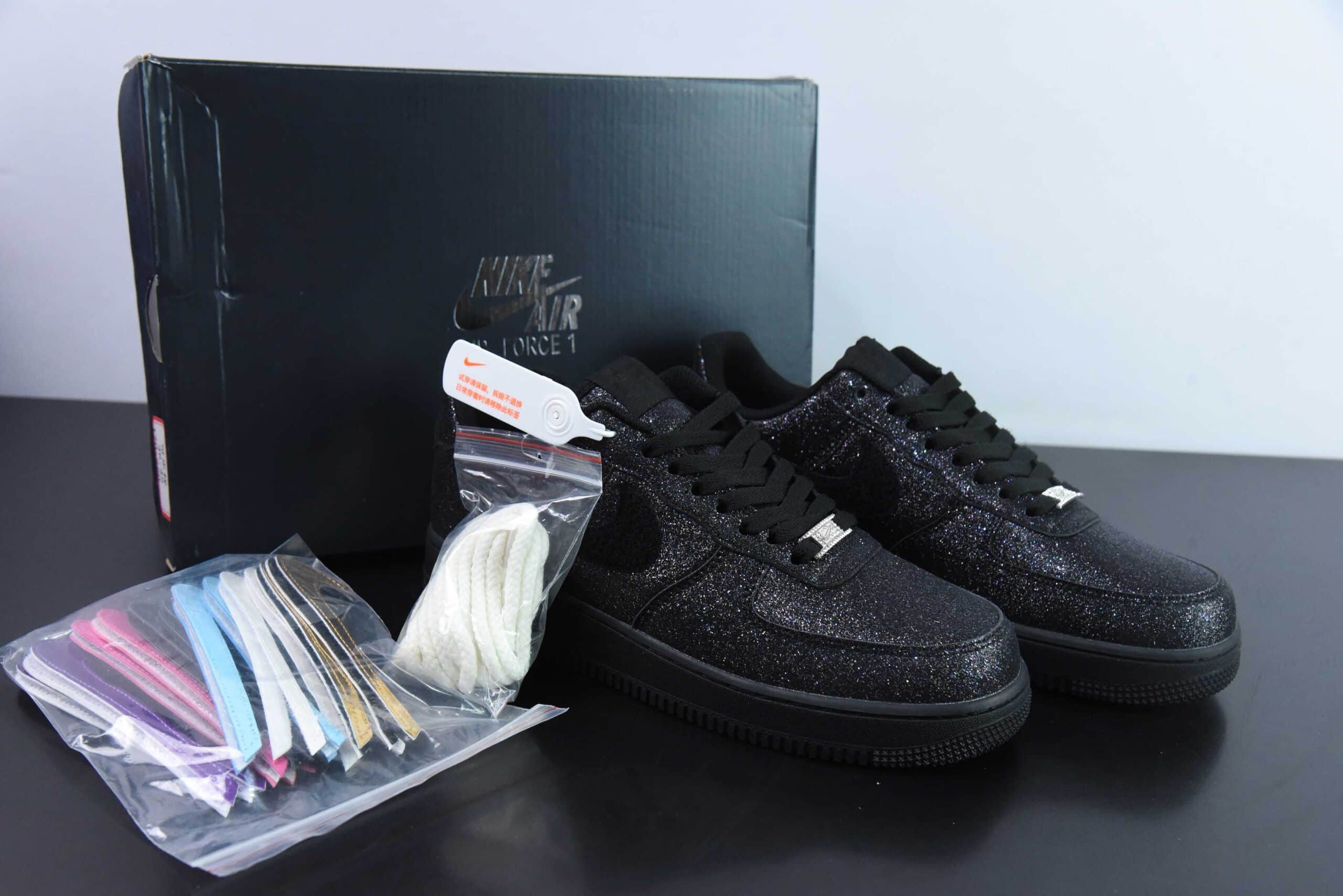 耐克Nike Air Force 1 '07 纯黑满天星空军一号低帮休闲板鞋纯原版本 货号:CW2288-001