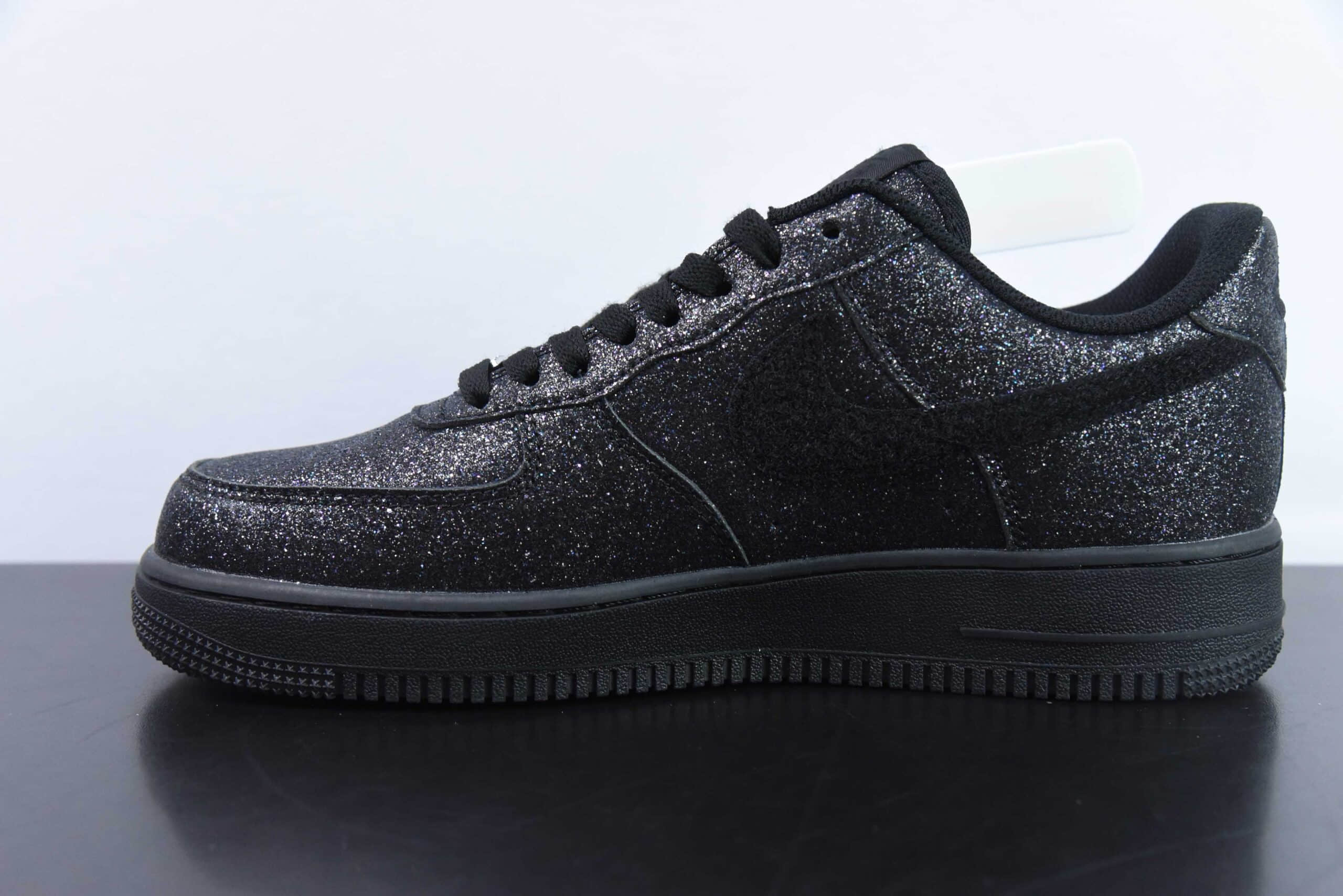 耐克Nike Air Force 1 '07 纯黑满天星空军一号低帮休闲板鞋纯原版本 货号:CW2288-001